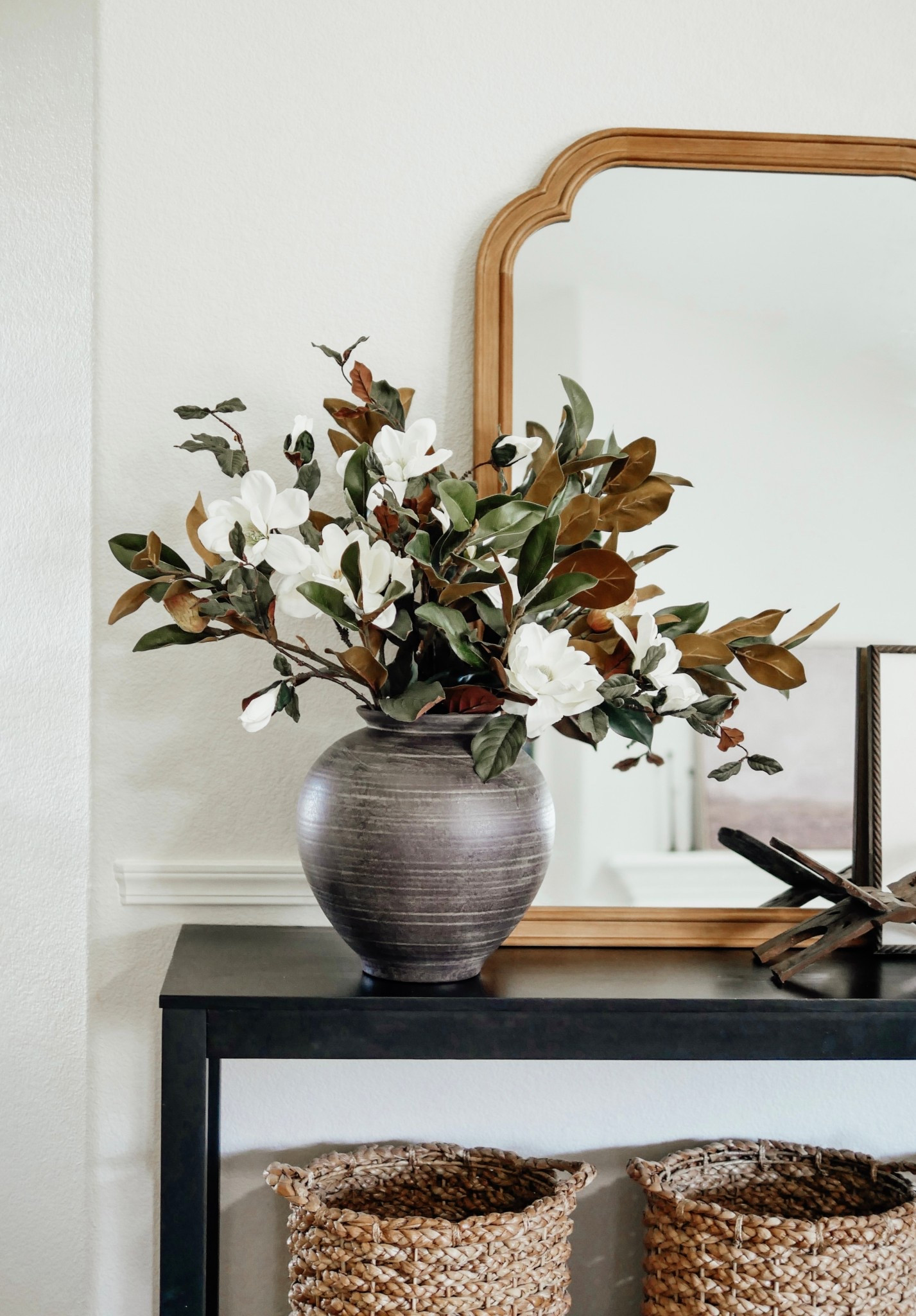 The prettiest magnolias stems! 😍

3 blooming magnolia stems (cream)
3 budding magnolia leaf stems

#LTKHome