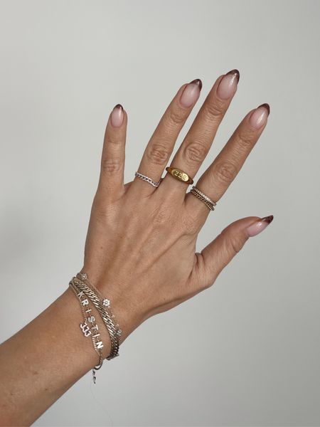Tortoise Nails 
Jewelry Stack: 
Baublebar 
Electric Picks - Code: WildOne20
Ahava Jewels 



#LTKstyletip