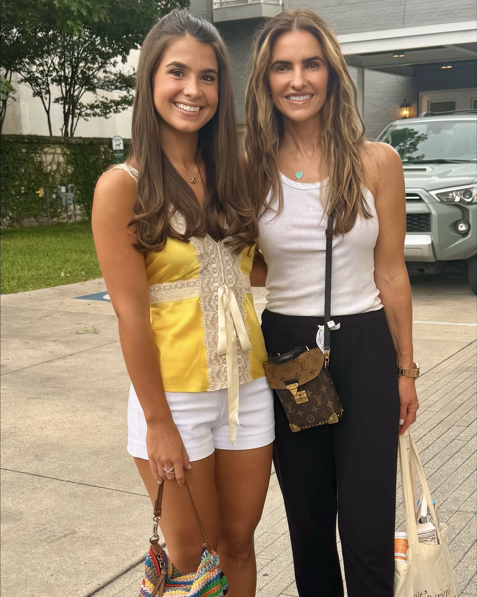 reunited w all of my girls in atx for a busy day today…aud’s off to celebrate her bday (w all her summer bday friends), moving av’s out of her house & ofc sushi at our fav @neighborhoodsushi 

shop my super comfy look- my sweatpants are so incredibly soft it’s unreal (they run slightly small i sized up for a baggier fit) i’m wearing a M⚪️⚫️

that news flash is opening up in dallas at the shops of hp✨

#LTKActive #LTKFindsUnder100 #LTKFindsUnder50