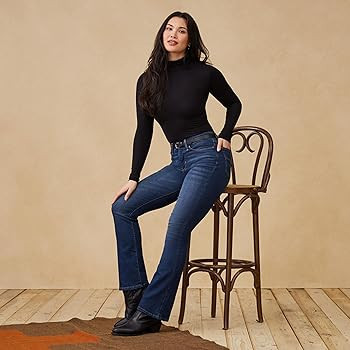 Levi Strauss Signature Gold Women's Totally Shaping Bootcut Jeans | Amazon (US)