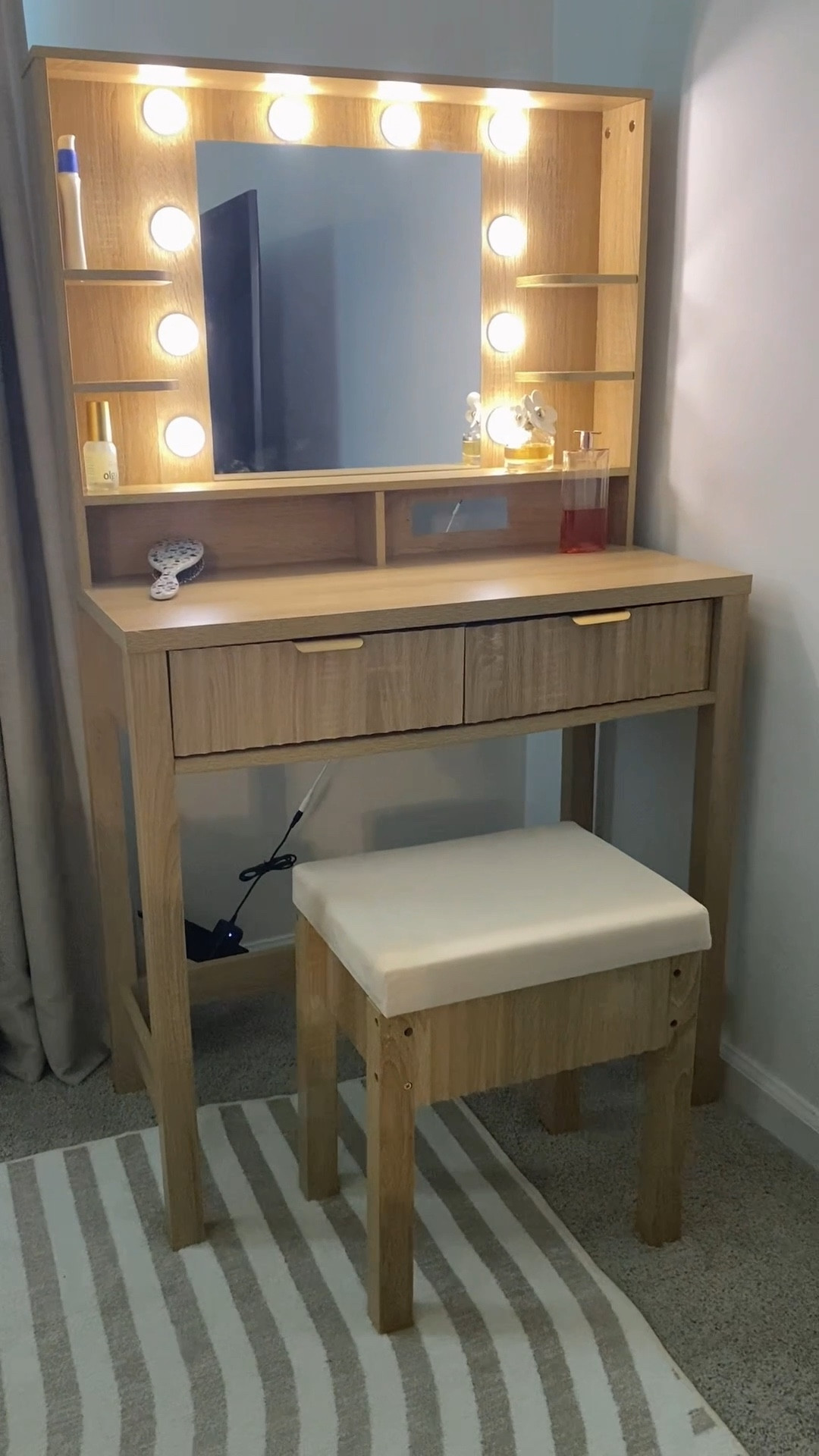 What a pretty vanity desk! I love it great deal. It takes patience and time to set up 🫶🏻. 

#LTKHome #LTKFallSale #LTKCon