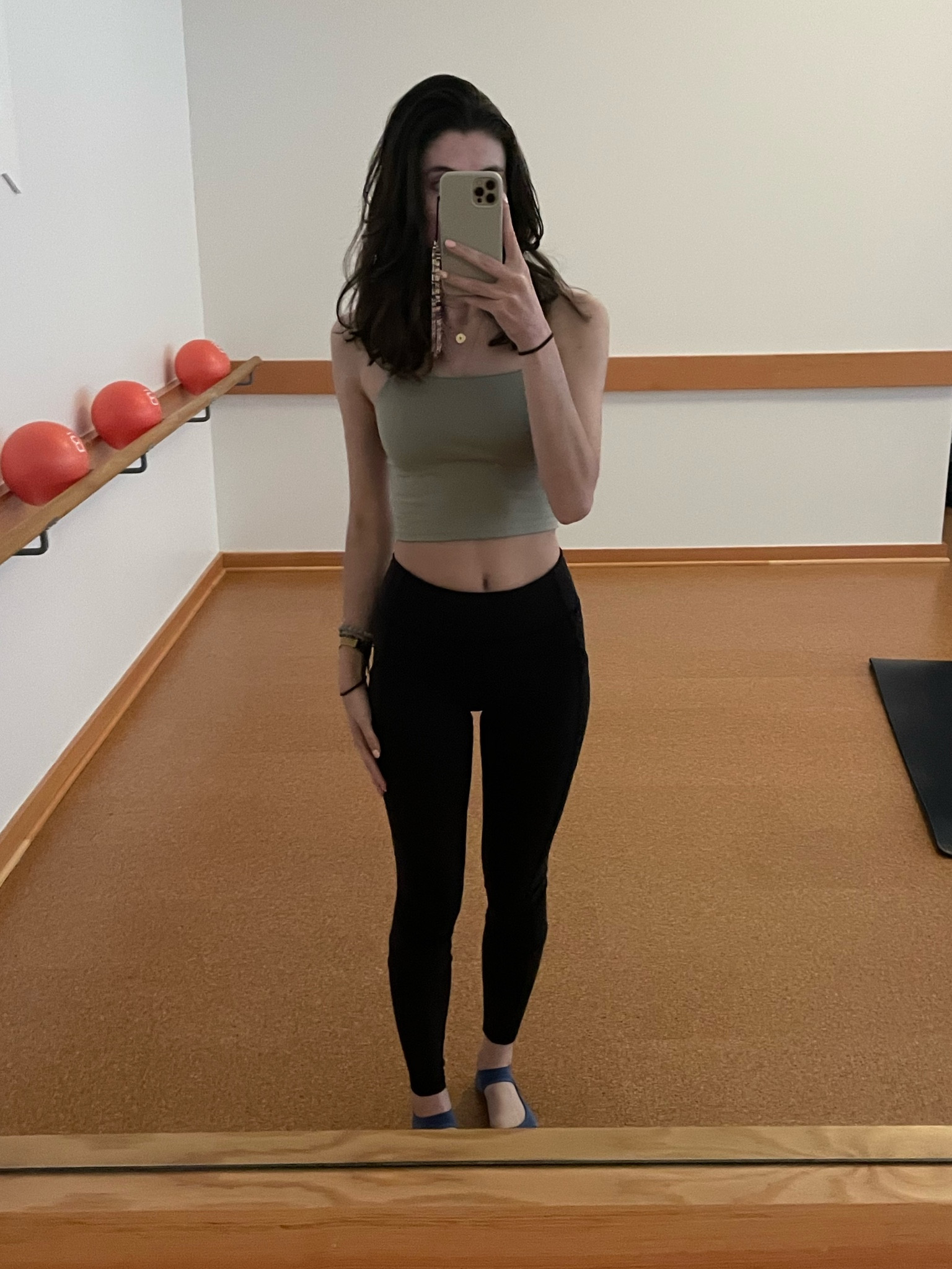 barre workout outfit 

#LTKFitness