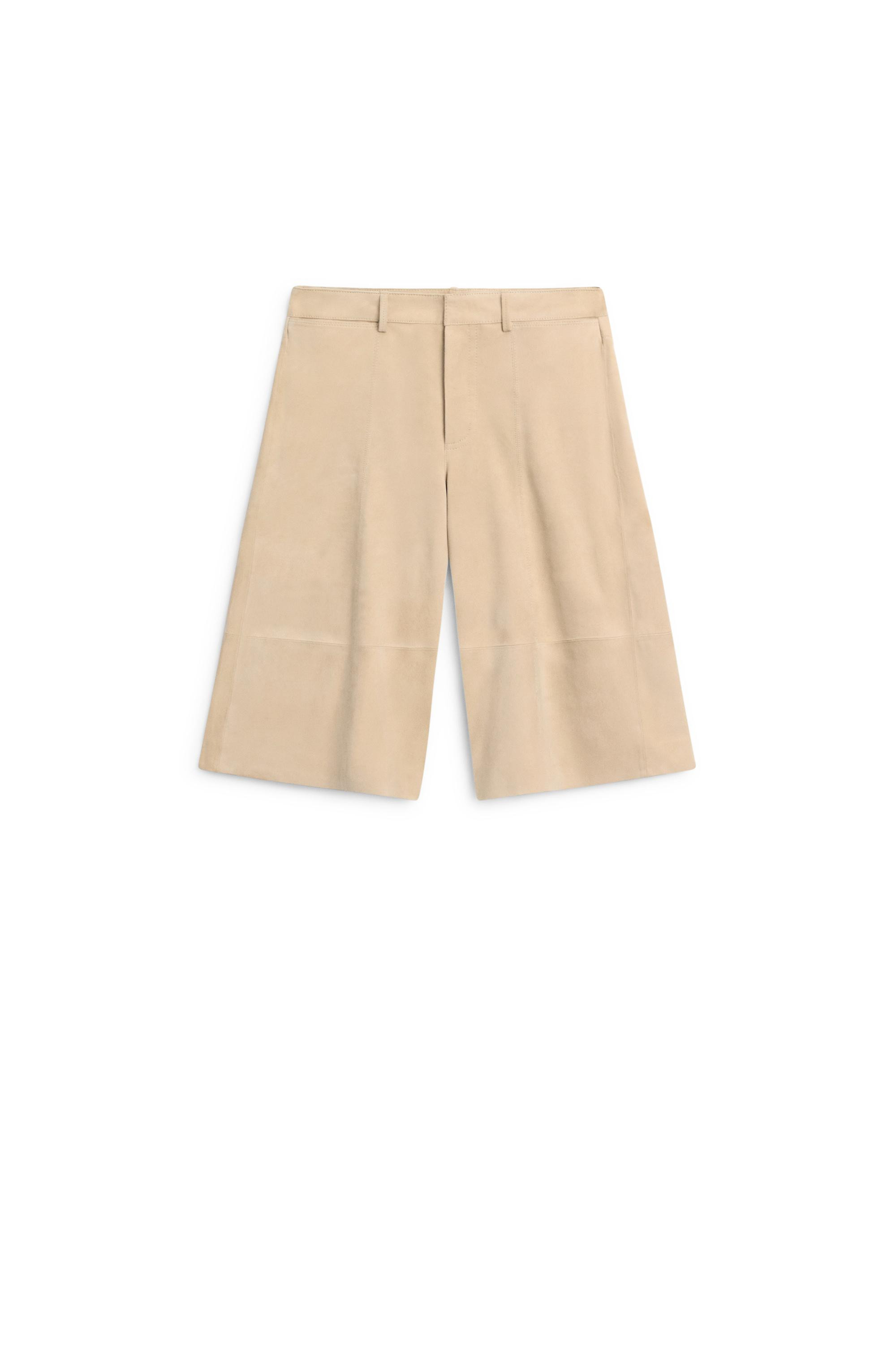 Bermuda longue en cuir finition daim - BEIGE | Massimo Dutti FR
