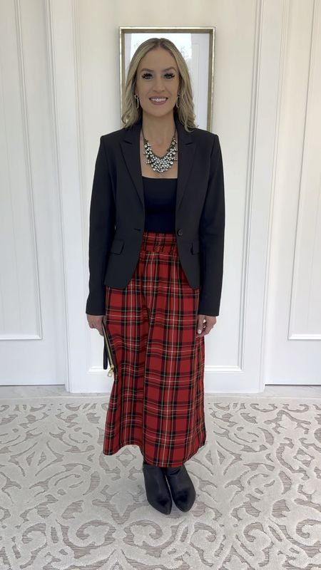✨ Holiday Outfit ✨ How fun and festive is this tartan plaid midi skirt!?! 🎄 It has pockets, too. Some sizes are sold out currently but I am certain it will be restocked. 

Stretchy waist, soft material, midi length. It’s the perfect holiday outfit. 

#everypiecefits

#LTKSeasonal #LTKHoliday #LTKVideo
