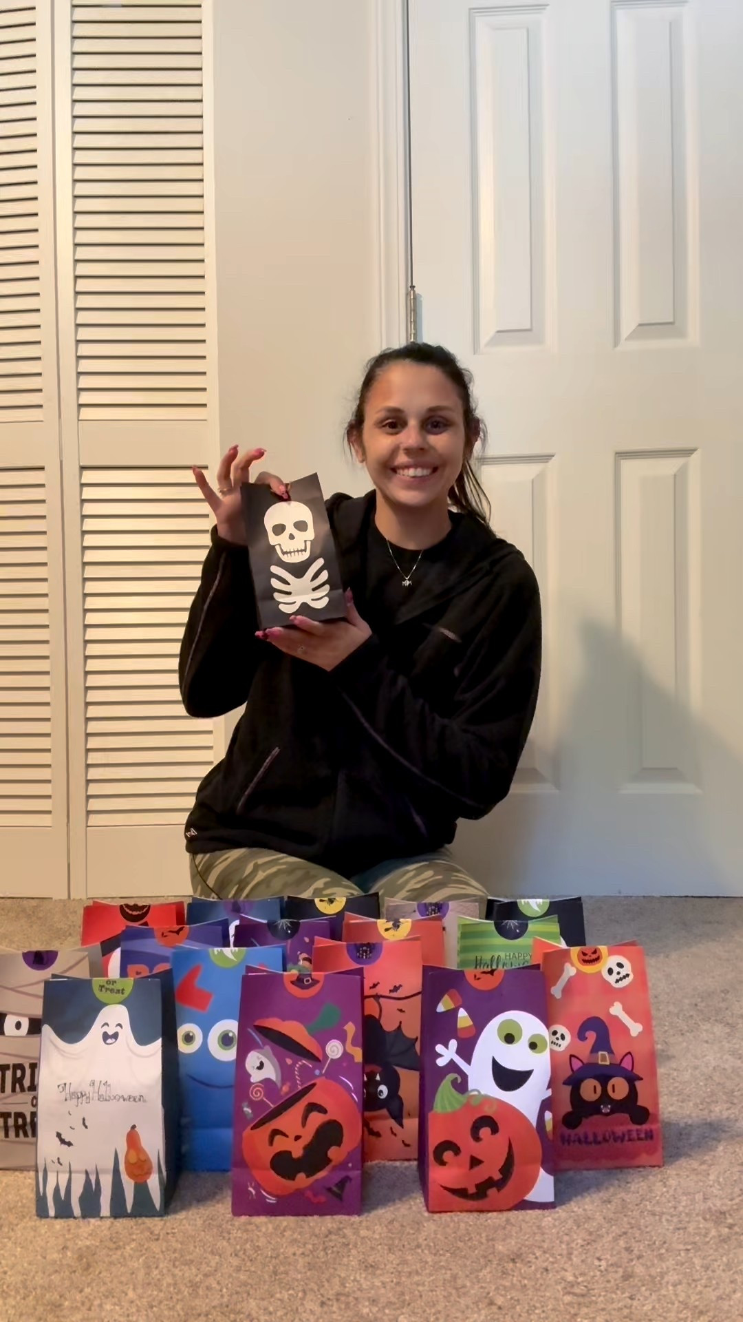 Let’s make treat bags for our Halloween party 👻

#halloween #trickortreat #treatbags #halloweentreats #spooky 


#LTKHalloween #LTKSeasonal #LTKFindsUnder50