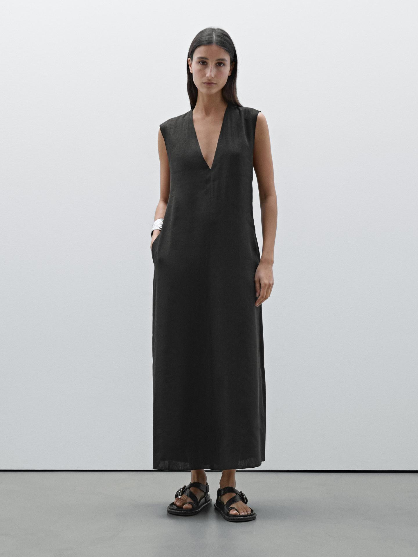 Midikleid mit V-Ausschnitt | Massimo Dutti DE