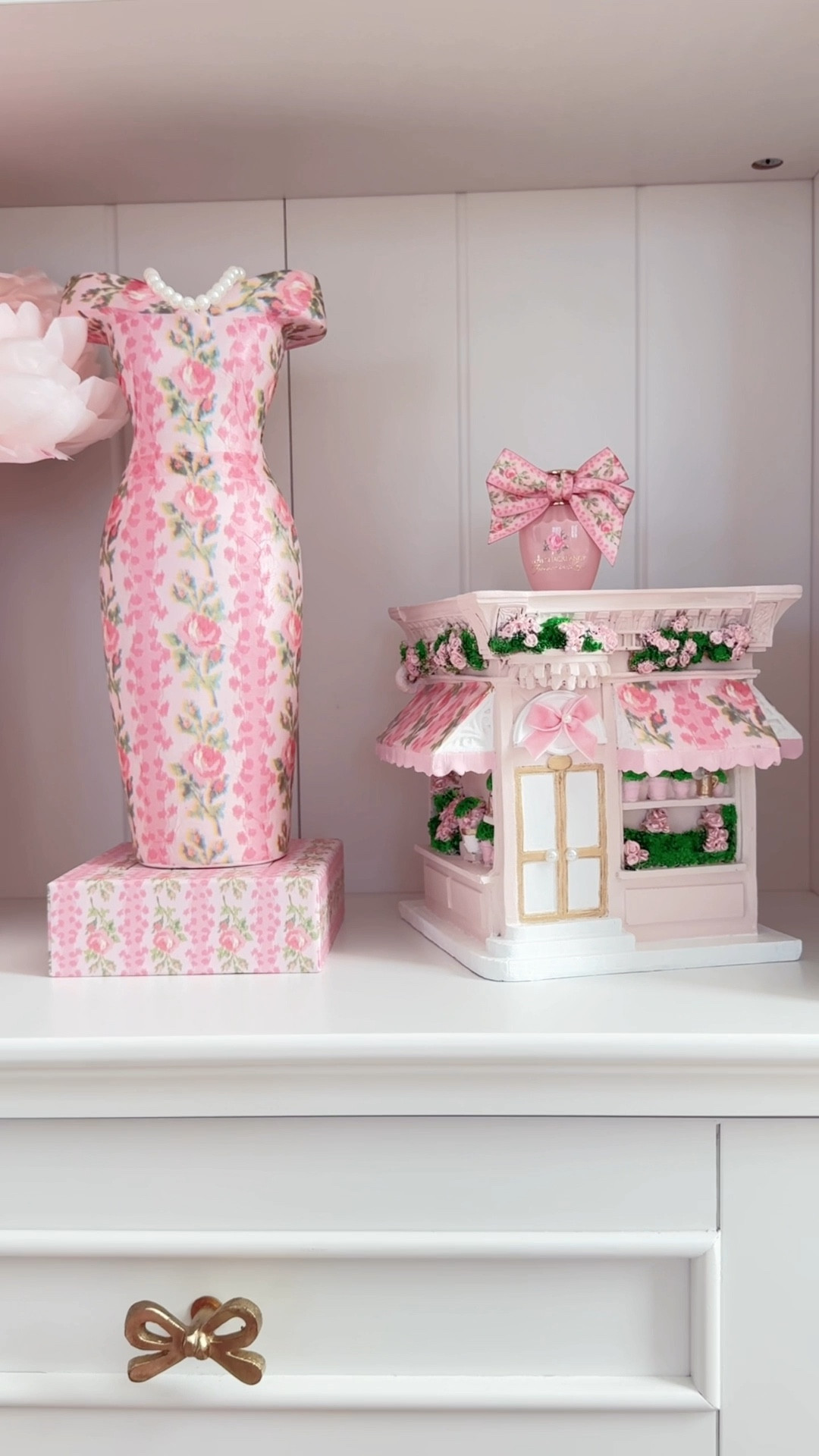 My latest #DIY - the flower shop is on sale for only $14.99!



#LTKHome #LTKSaleAlert