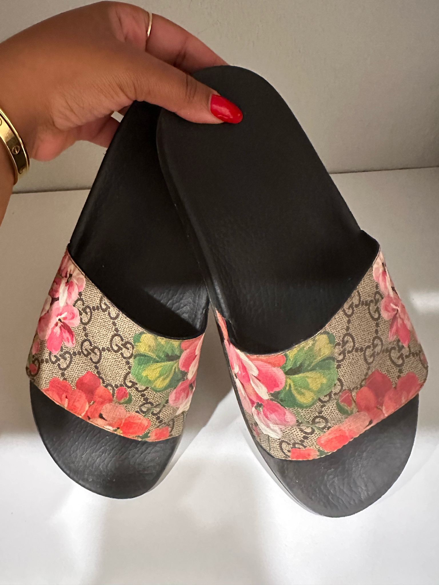 Gucci Women's GG Blooms Supreme Slide Sandals - Size 7 Neutral