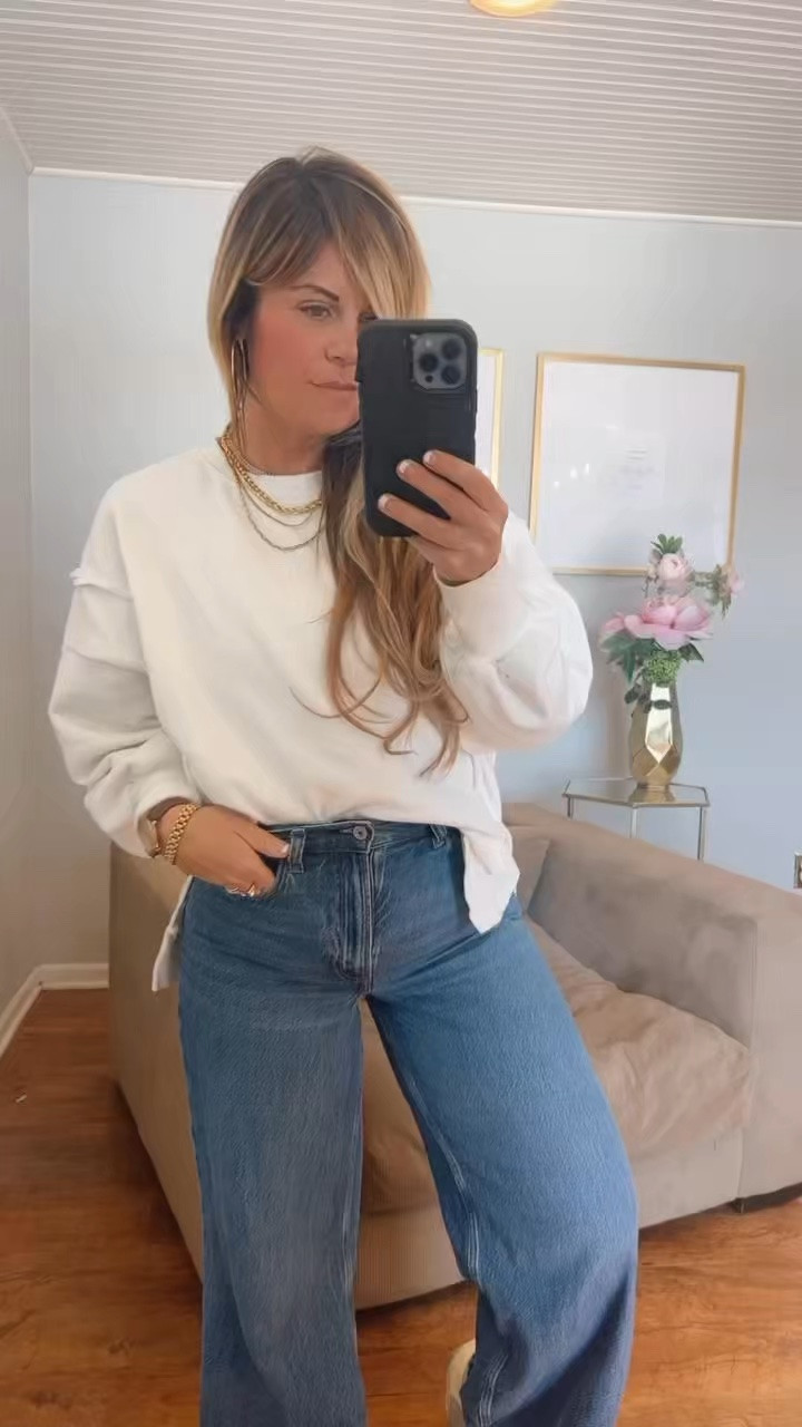 @levi cinch baggie Wide leg jeans are officially on repeat 🤍

Easy, flattering and so simple to style for everyday outfits, workwear and casual days. I’m sharing all of my favorite wide leg jean outfits, how I’m styling them, and the pairs I actually reach for again and again.

Save this for outfit inspiration + shop my looks on LTK ✨

#widelegjeans #widelegdenim #jeanoutfits #denimstyle #outfitideas #outfitinspo #everydayoutfits #casualoutfits #workoutfits #businesscasual #workwear #over40style #petitestyle #LTKstyletip