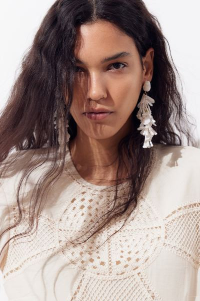 Vestido bordado - Beige claro - MUJER | H&M ES | H&M (FR, IT, ES, PT, BE)