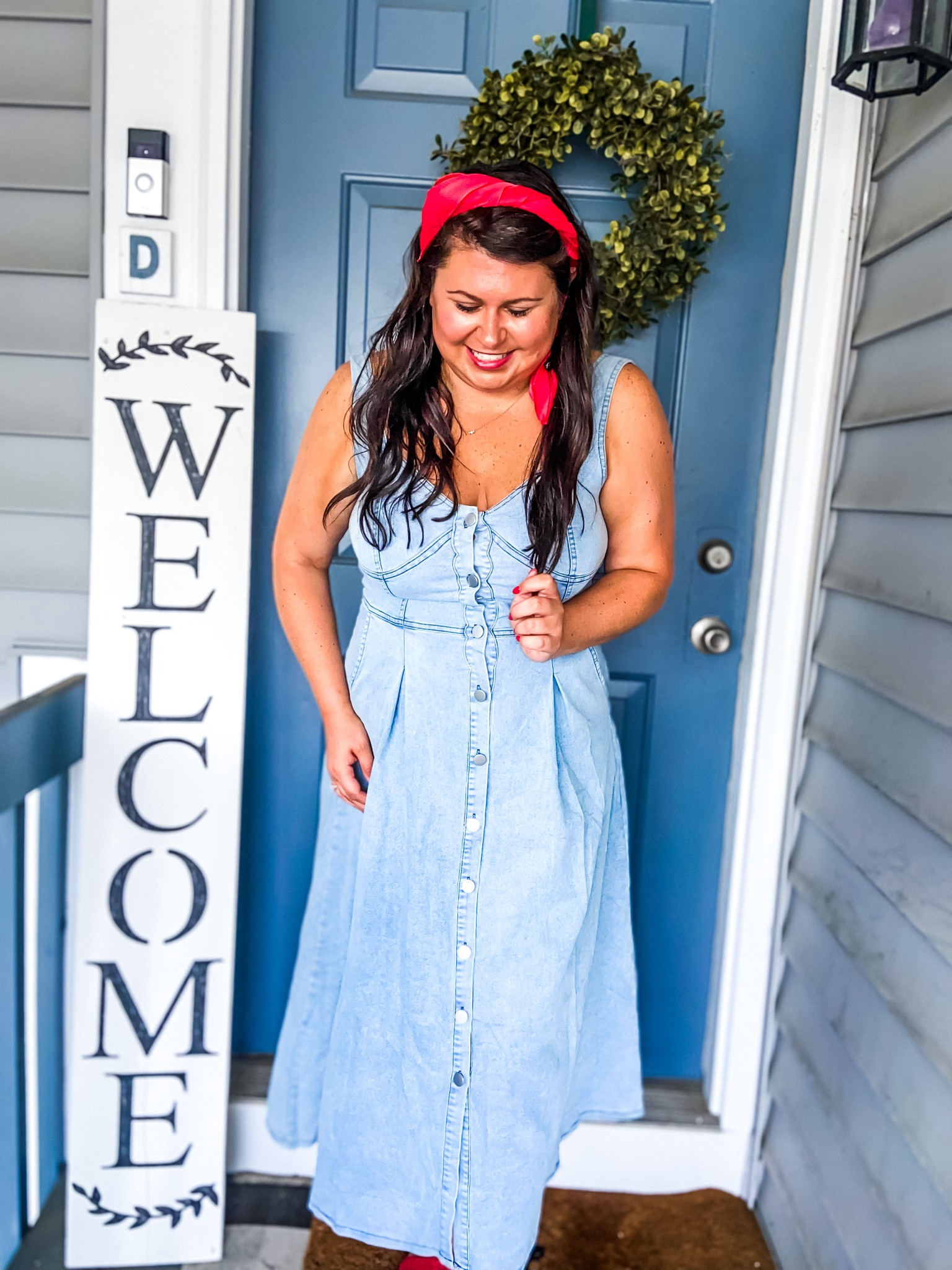 Serious question….is this dress giving Britney circa 2001 vibes in a cute way or a bad way 😂🤪 I am seriously LOVING this dress, even if it is a bit much. It was absolutely perfect to wear for the 4th and you better believe it’ll get plenty more use this summer season!! Let me know in the poll your thoughts on it and shop directly in stories or on my @shop.ltk page! 
.
.
.
#denim #denimstyle #denimondenim #denimdenimdenim #chambray #4thofjuly #4thofjulyweekend🇺🇸💥🇺🇸 #4thofjuly🇺🇸🇺🇸 #fourthofjuly #holidaywear #holidayweekend #patriotic #amazonfinds #amazondeals #amazonfashion #amazonprime 