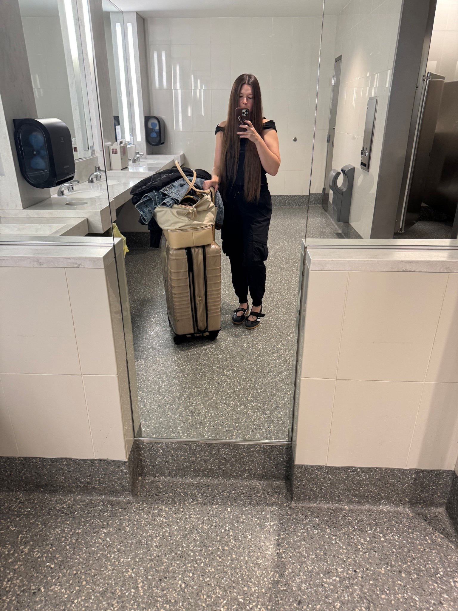 airport outfit // adidas samba 