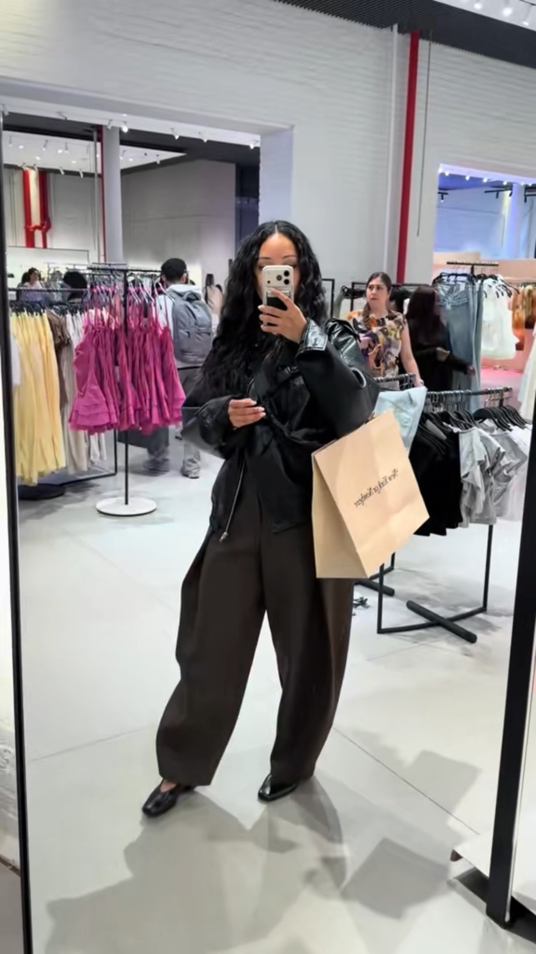 Back in my element ✨ Home in NYC! SoHo shopping 🛍️ @skims @nike @zara @newyorkornowhere 

#LTKdayinmylife #LTKootd #LTKTravel