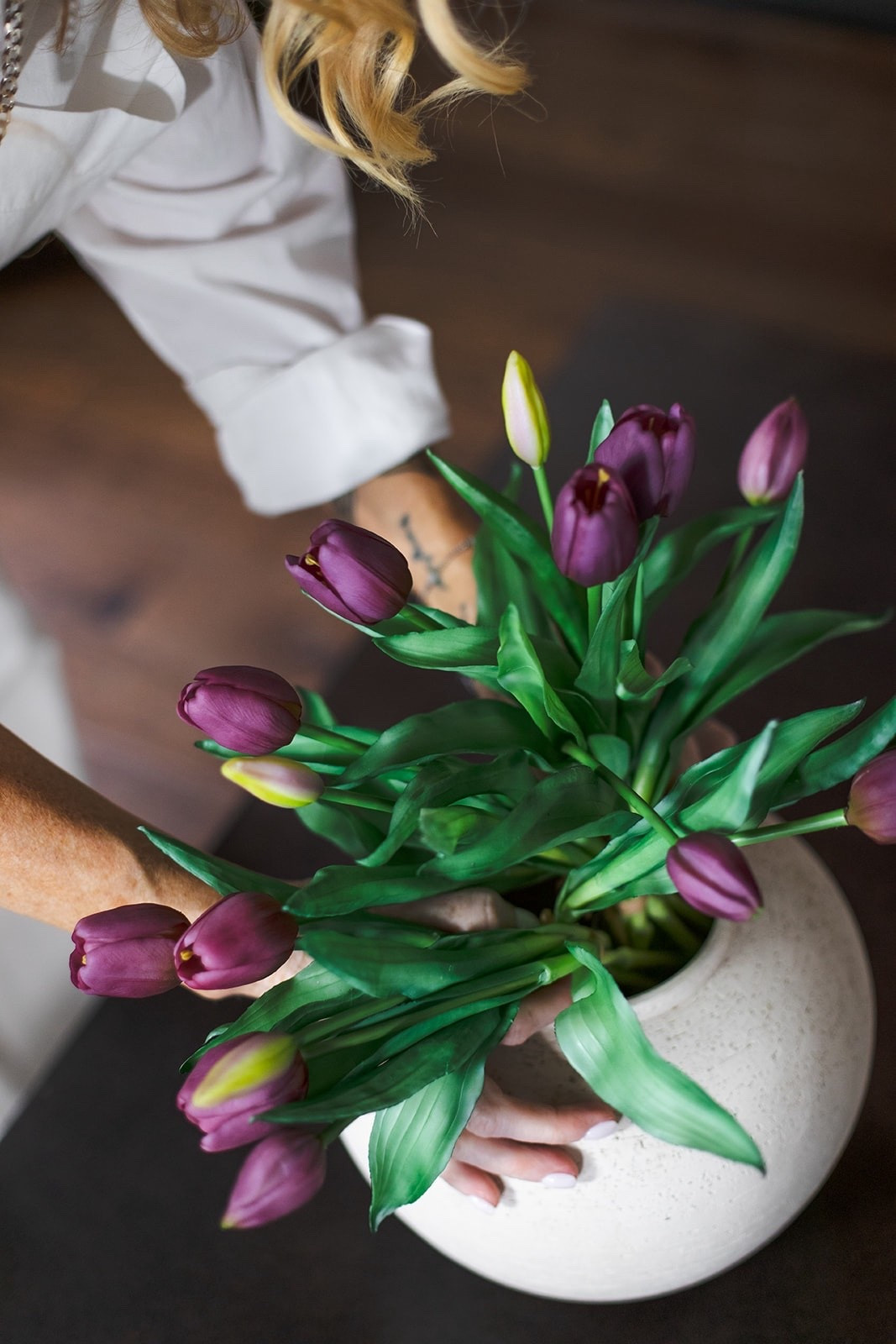 $26 REAL LOOK TULIPS
These might be one of my favorite affordable finds lately. The color is so rich, the stems look incredibly real, and they instantly make any space feel fresh and styled. I love how easy they are—no water, no upkeep, just drop them in a vase and you’re done.

#LTKHome #LTKSeasonal #LTKMothersDay