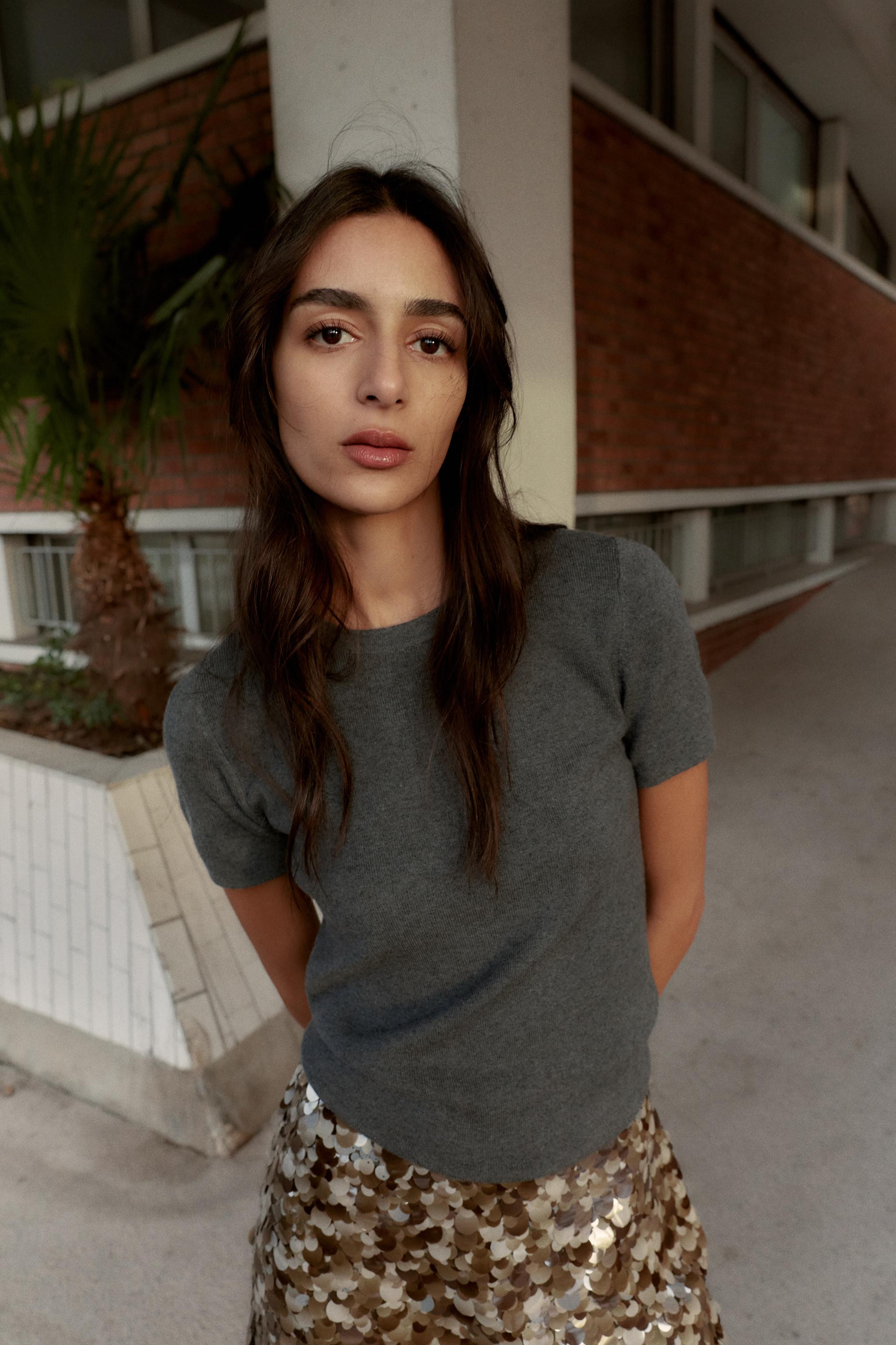 PULL EN MAILLE AU TOUCHER DOUX À MANCHES COURTES | Zara US