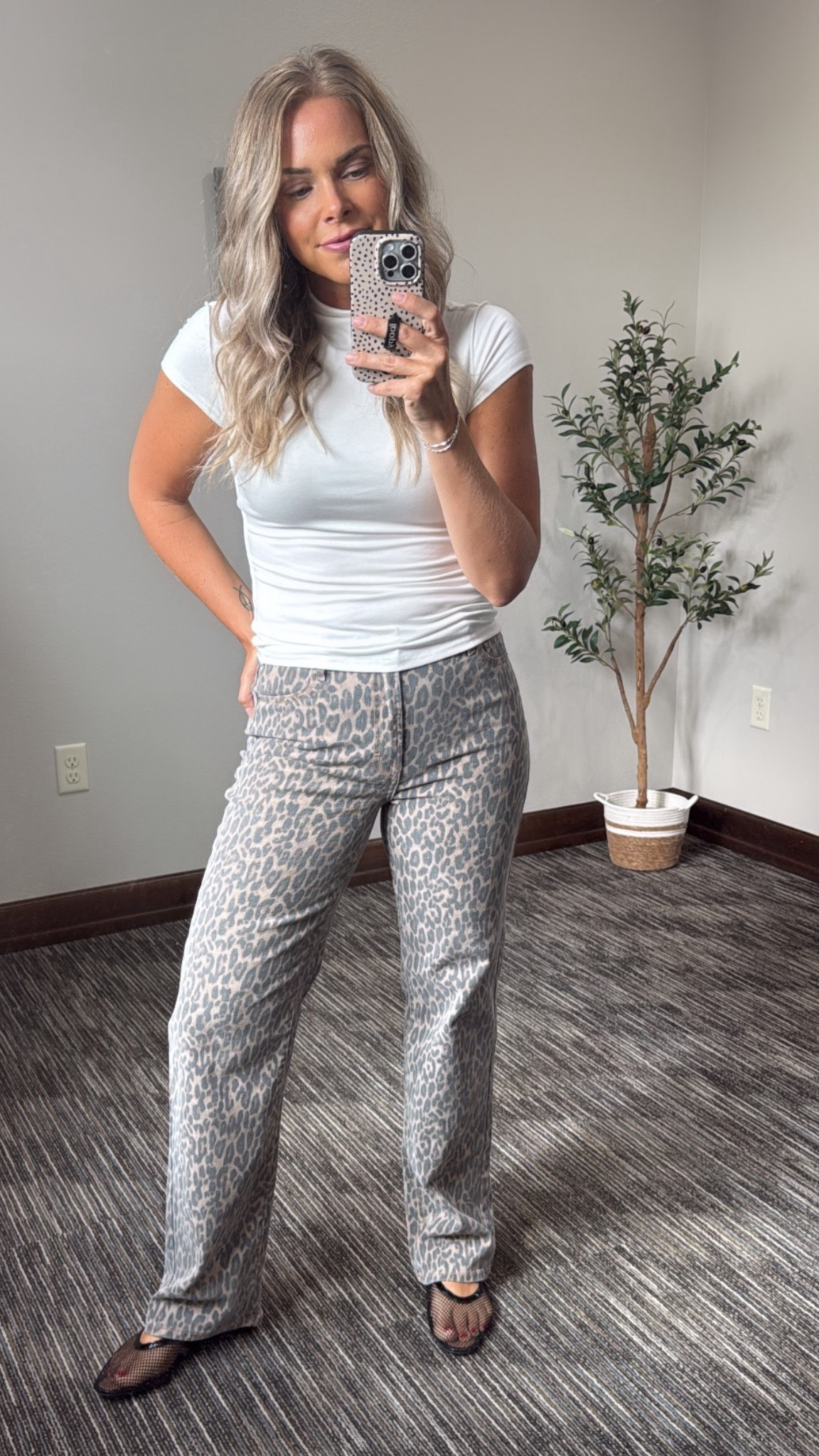 Small top, 27 in pants 

#LTKFindsUnder100 #LTKSeasonal #LTKStyleTip