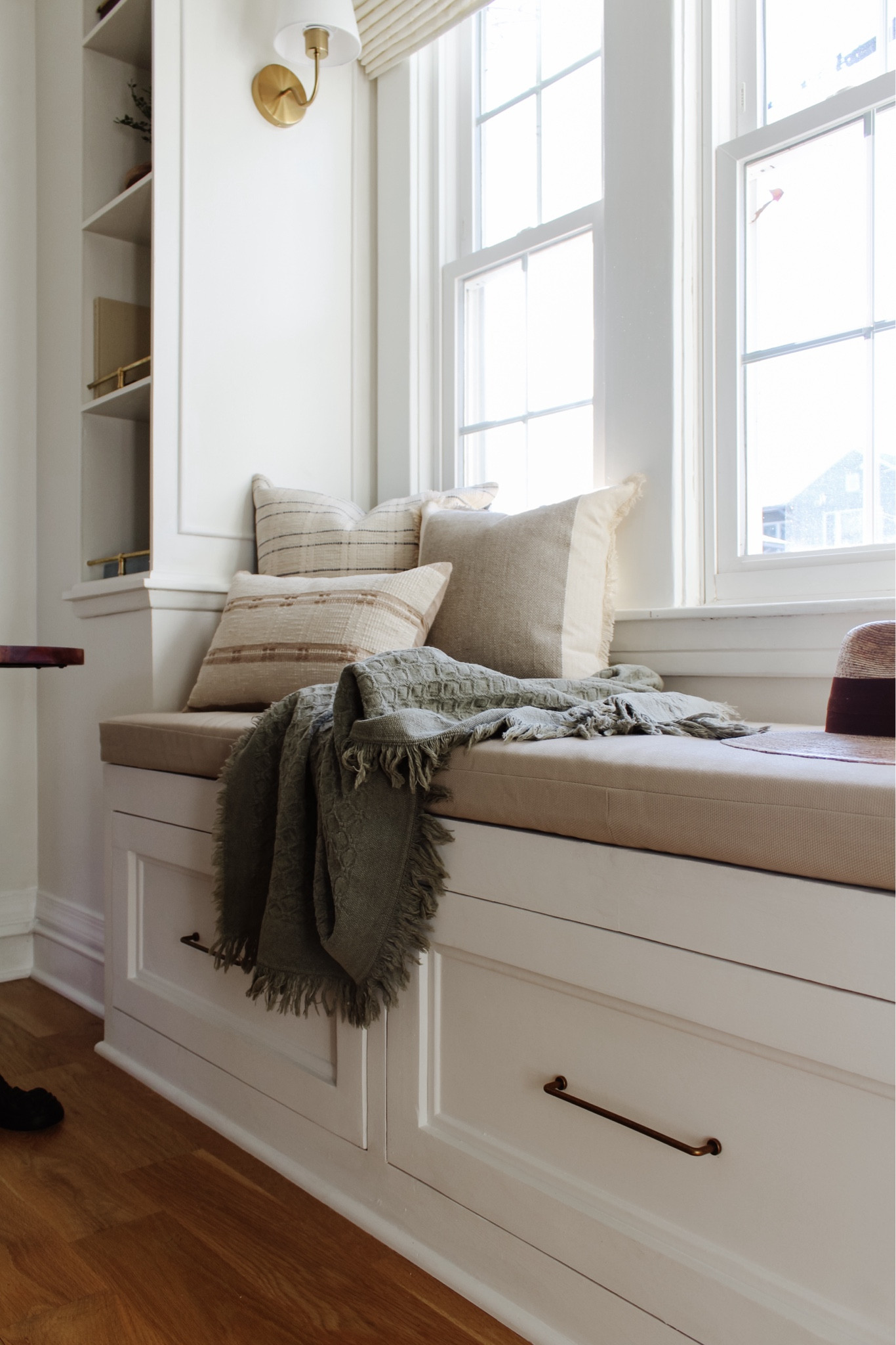 Neutral bench cushion and pillows 

#LTKsalealert #LTKhome