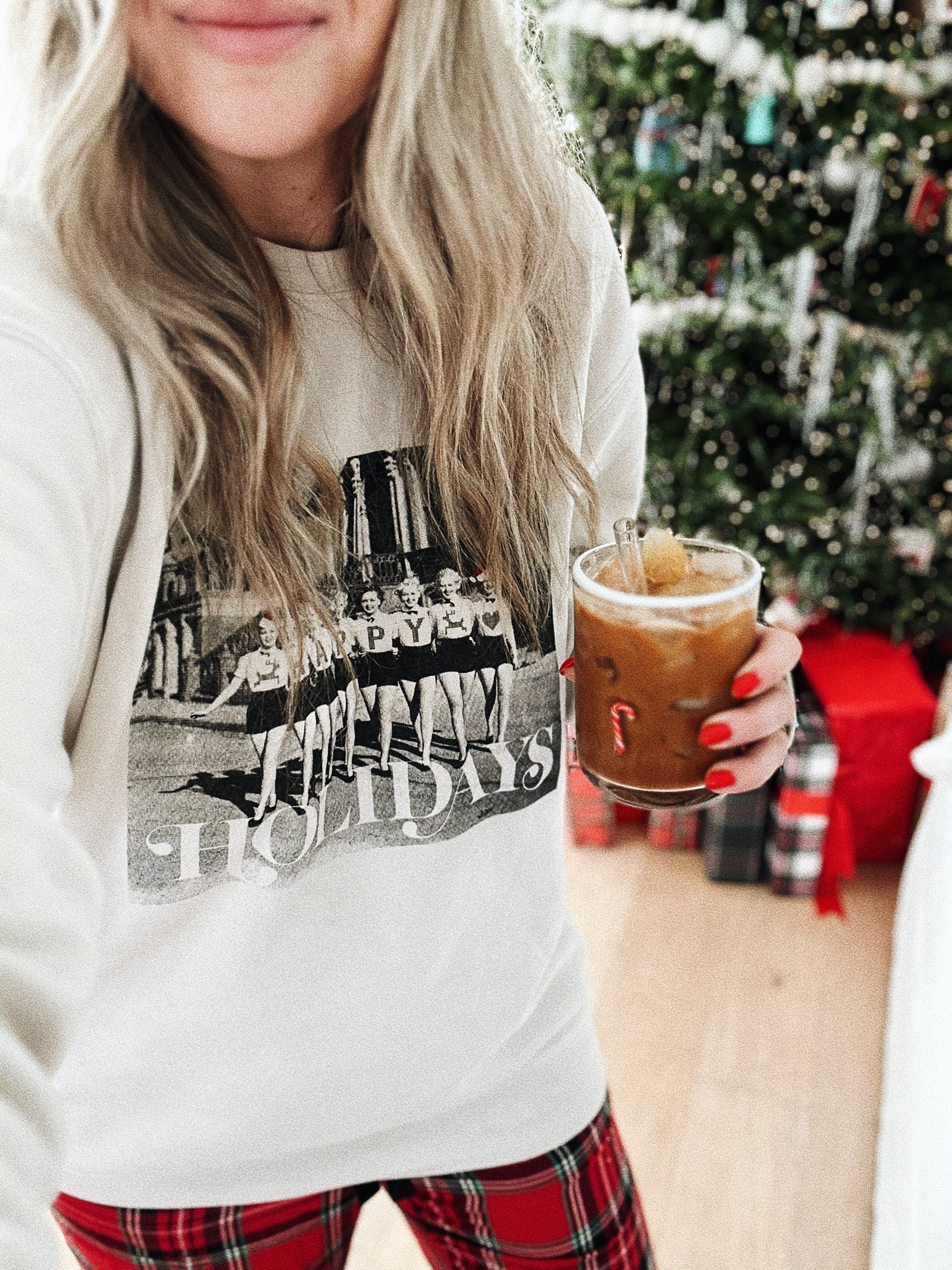 The cutest vintage holiday crew! For an oversized look size up!