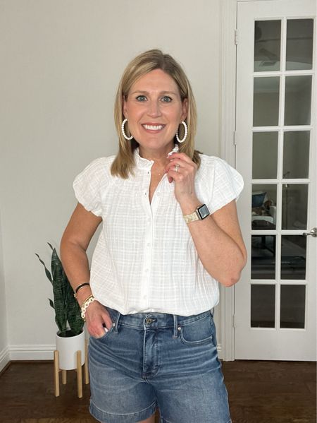 ☀️Weekend Vibes☀️

🫶Easy look today.  
A darling white button-up top that’s gauzy and fully lined with stretchy denim shorts.
I’m wearing a small in the top, and a size 6 in the shorts. Both pieces run tts.

😎BTW I’m over the “cut-off” style denim this season, so I opted for this hemmed pair in a medium wash. 

🤎🖤Also, swipe right to see who’s at my house this weekend! 

#LTKFindsUnder100 #LTKShoeCrush #LTKStyleTip