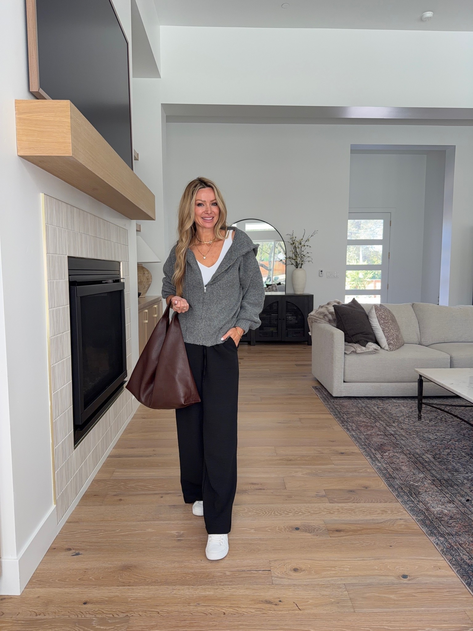 Amazon outfit idea if you’re tired of buying pants that only work for one type of outfit. 🤎 comment AMAZON and I’ll send you details 

These Aritzia look-for-less pants are exactly the kind of wardrobe find I love because you can wear the SAME pair so many different ways. They’re wrinkle resistant, come in three length options, and can go from super casual with sneakers and a denim jacket to completely polished with a blazer and heels.

I styled them four ways here, but honestly these are the kind of pants you can build half your closet around. Less “I have nothing to wear,” more grabbing one reliable pair of pants and changing the vibe with what you already own.

Which way would you wear them most?

#amazonfashion #amazonoutfits #aritzialookforless #wardrobestaples #affordablefashion