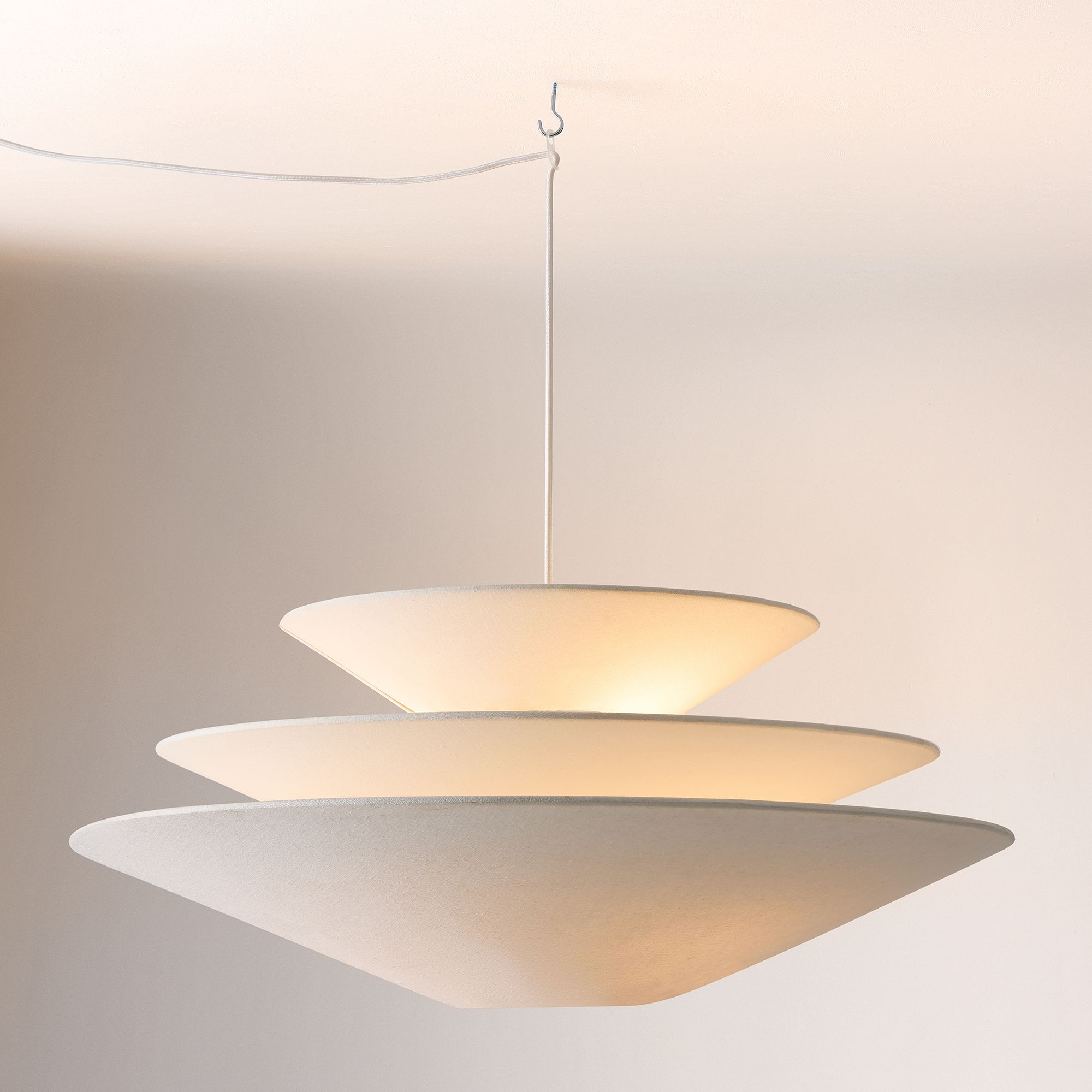 Gull Pendant (26"–32") | West Elm (US)