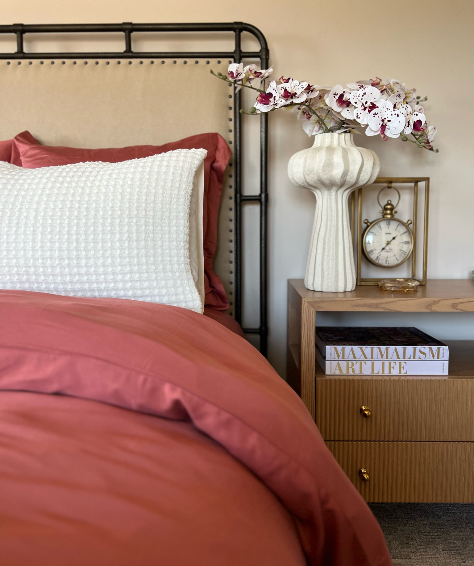 @Sunday.Citizen offers the coziest bedding!! I went with the bamboo duvet and sheets because I love color! Lots and lots of color and was drawn to the clay! The Snug collection is incredibly soft! The weighted blanket from the Snug Collection has a zipper for easy washing. All in all, I am extremely impressed with this line and the customer service. #ad 

#LTKhome #LTKFind #LTKsalealert