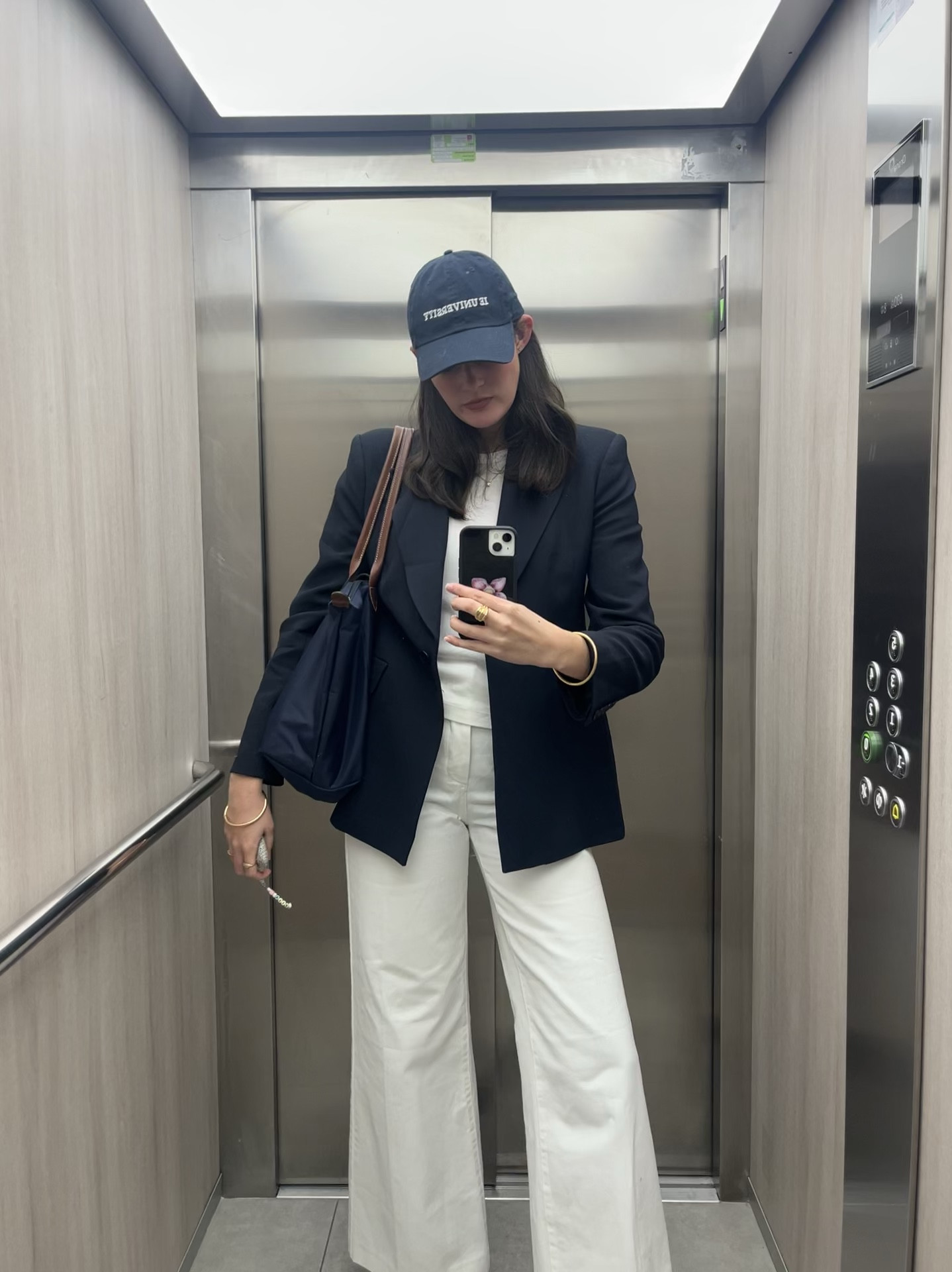 all white base with a navy blazer from Scanlan Theodoree

#LTKaustralia #LTKworkwear