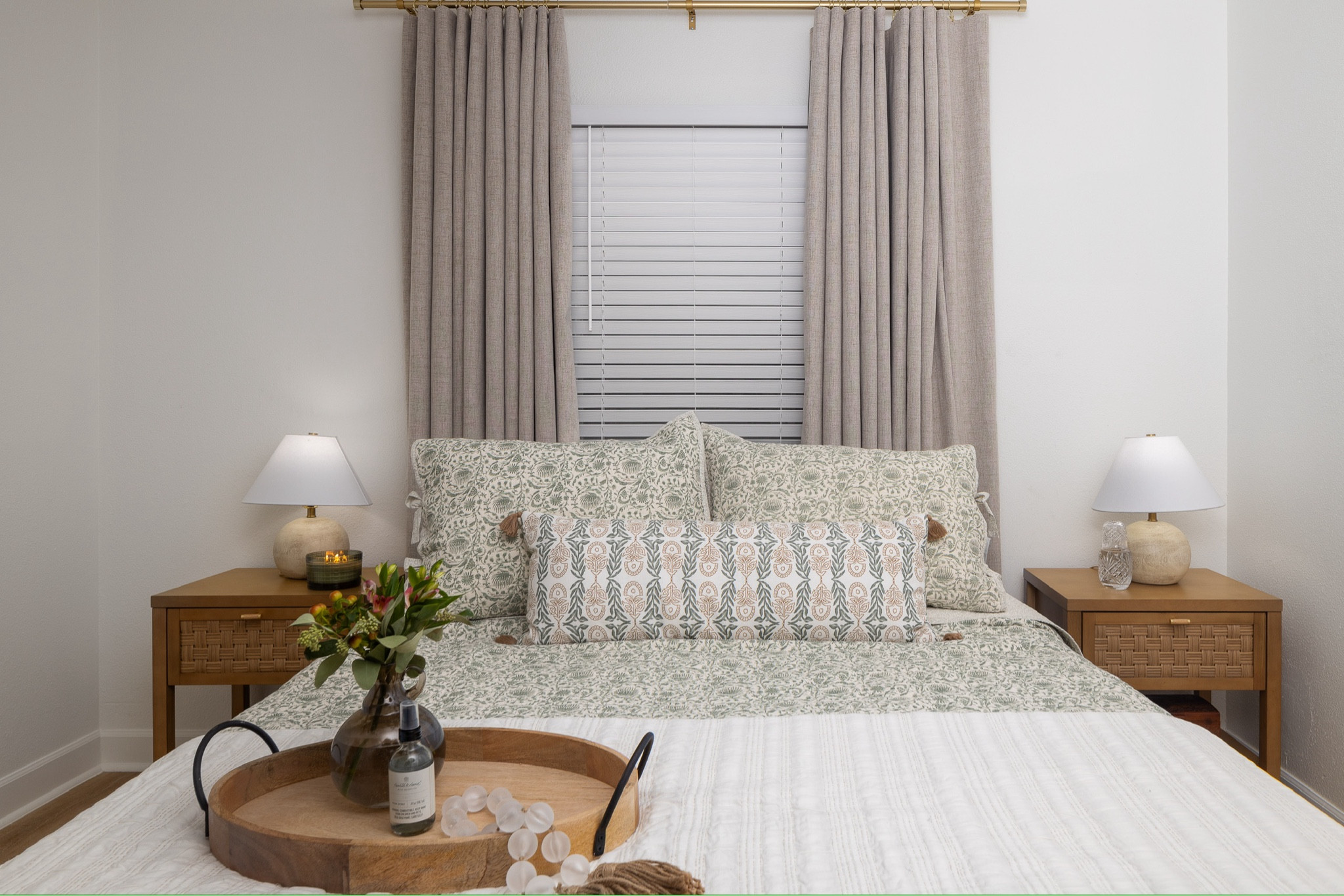 Smiles and Pearls has launched her new Airbnb. Candice went with a modern vintage design for this rancher. 

Home design, modern home decor, Airbnb superhost, home decor, target home decor, Amazon home finds, Amazon home decor, Studio McGee, Threshold, Target home, Target home finds, Target run, Airbnb host, Magnolia Hearth and Hand, Home Depot, Home Depot furniture, living room, bedroom, coffee table

#LTKplussize #LTKhome #LTKstyletip