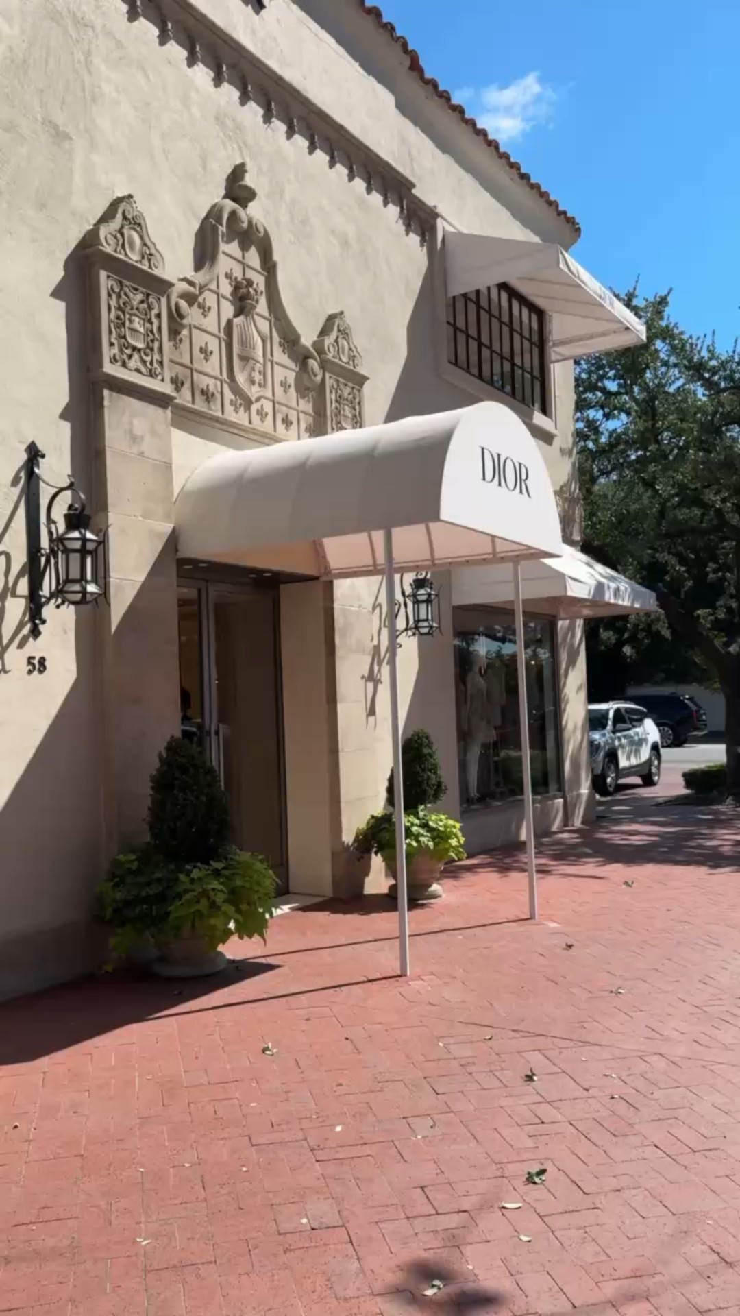 Lunch at Dior Café✨
Jacket (worn as a shirt size S) & Shorts (size S)

code: LAURENR20 for Marc Fisher


#LTKItBag #LTKStyleTip #LTKShoeCrush