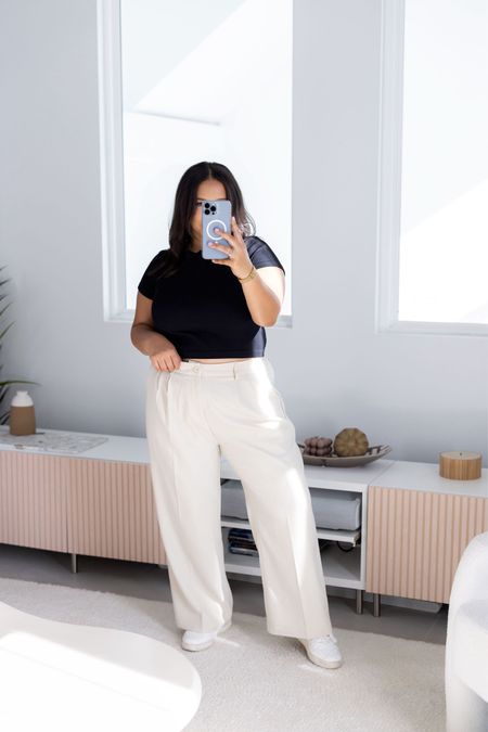 I’m wearing the short, thick material option! 


Neutral midsize workwear, petite trousers, petite fashion, workwear, wide leg pants 

#LTKworkwear #LTKfindsunder50 #LTKmidsize