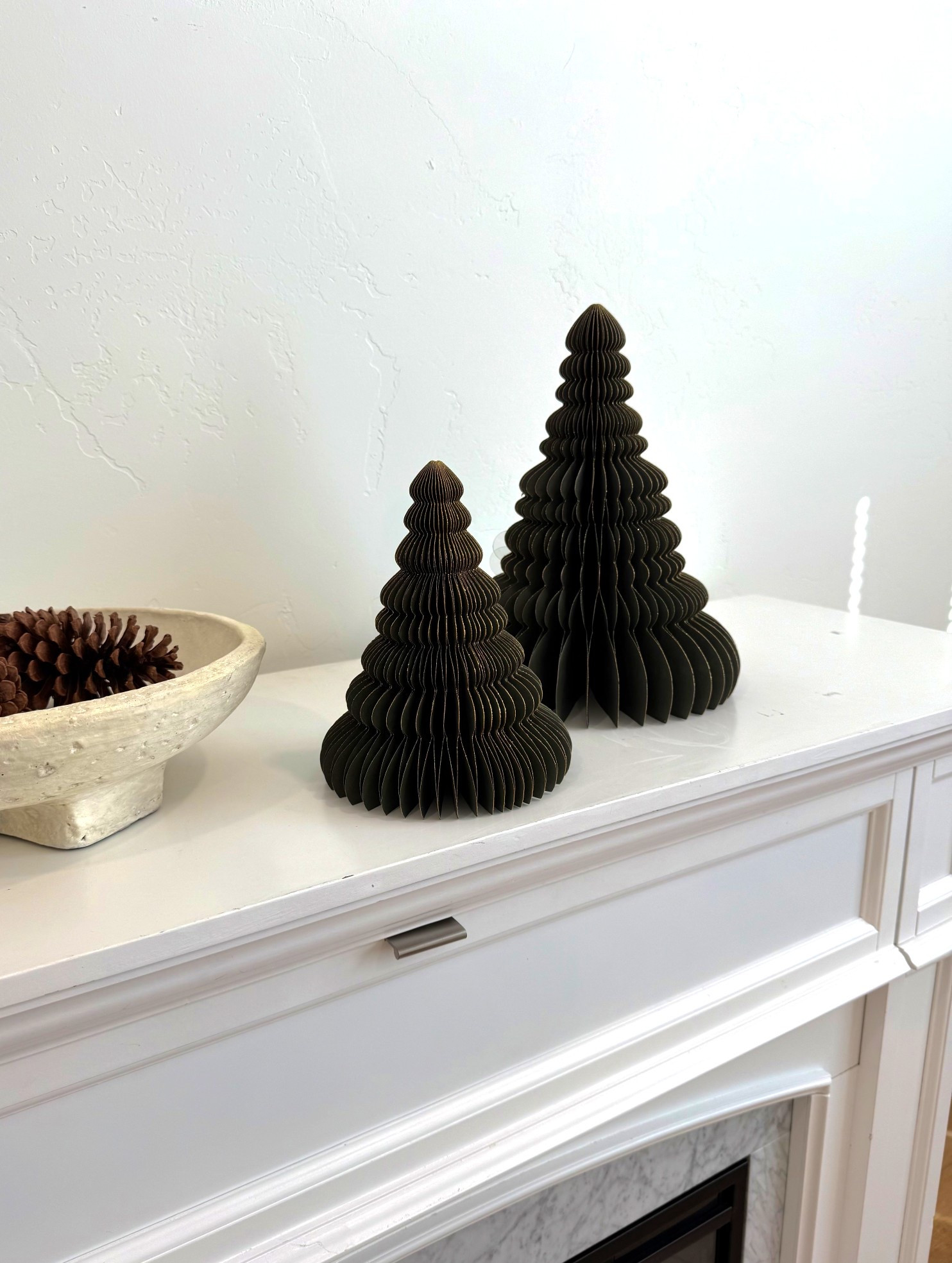 These tabletop trees look so expensive! Under $10! 🌲❤️

holiday decor, home decor, holiday home, home finds

#LTKCyberWeek #LTKHoliday