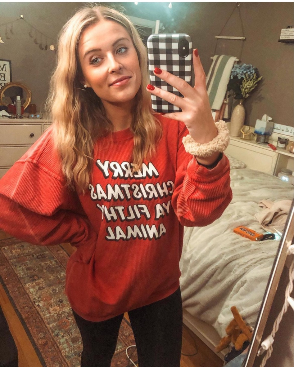 🎄

#giftidea #christmas #sweatshirt #pinklily #cordedsweatshirt #merrychristmas 

#LTKfit #LTKSeasonal #LTKHoliday