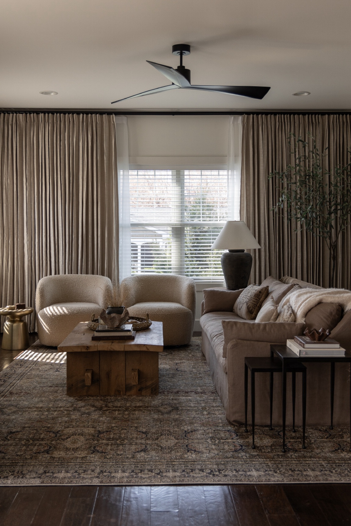 Think curtains don’t make a difference? Think again 

Curtain details from @twopages:
Fabric: Jawara Luxury Heavyweight Linen Cotton
Color: Oatmeal
Header Style: Pinch Pleat
Liner: Privacy Liner 90gsm
Memory Shaped: Yes

#LTKFindsUnder100 #LTKFindsUnder50 #LTKHome