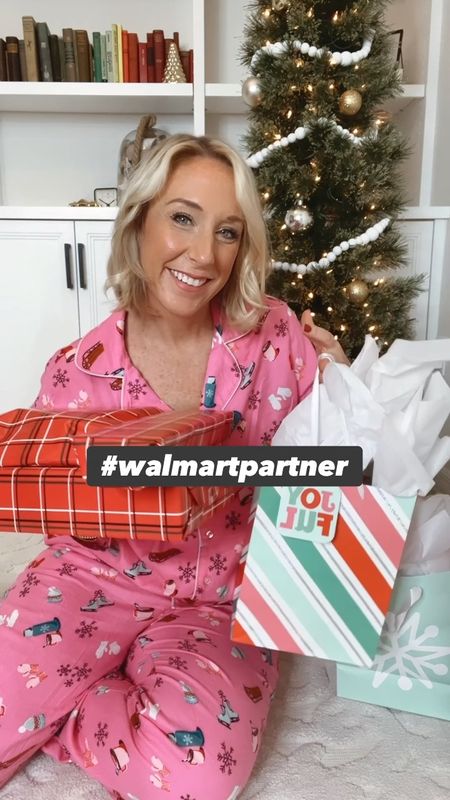 #walmartpartner 
@walmart is the perfect place to shop for those last minute gifts! Check out what I got during my latest shopping trip!

#LTKVideo #LTKGiftGuide #LTKHoliday