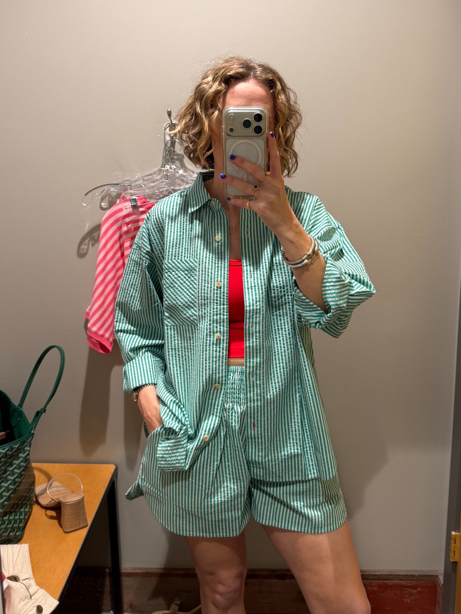 The PERFECT set for summer! Wearing a large in bottoms, medium in top