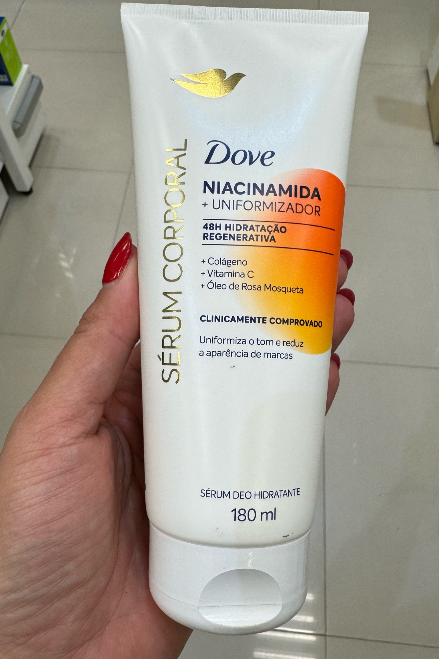 Dove Niacinamida
Ajuda a tratar as manchas escuras da pele enquanto hidrata.

O Sérum Hidratante Corporal Dove Niacinamida serve para proporcionar uma hidratação avançada enquanto uniformiza o tom da pele e restaura sua luminosidade natural. Desenvolvido com tecnologia exclusiva e testado em mulheres reais, este sérum atua em sinergia com a pele, ajudando a restaurar seu tom natural e reduzir a aparência de marcas escurecidas.

#LTKbeauty #LTKwinter #LTKbrasil