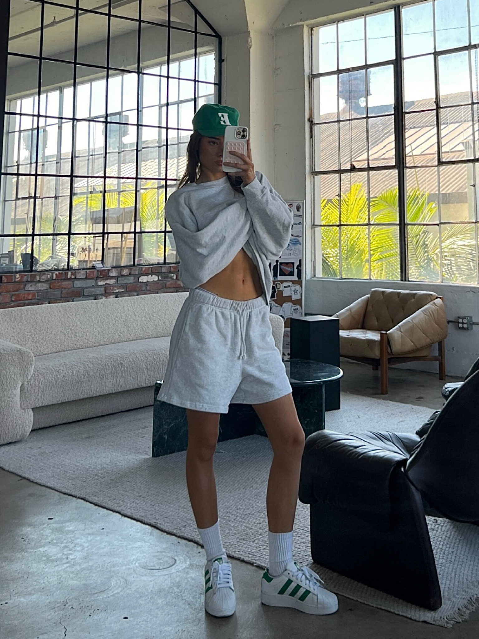 comfy szn - shorts size M sweatshirt size M

#LTKstyletip