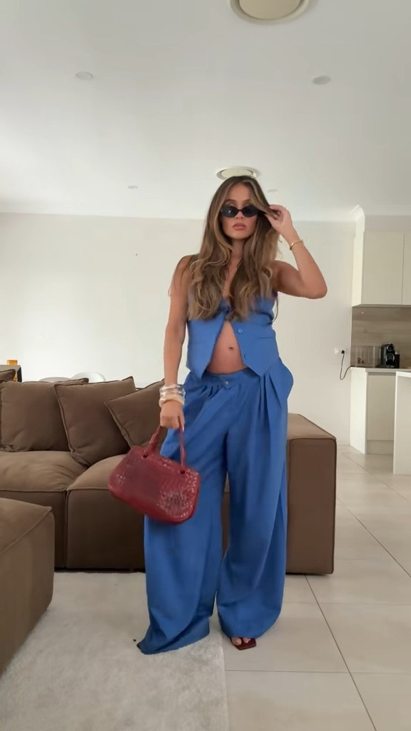 Effortless style, all in one look at 28 weeks pregnant ✨ Shop my outfit 💙  

 
 #LTKShop #LTKStylist #LTKFashion #LTKFinds #ShopMyStyle #EffortlessChic #WardrobeGoals #StyleInspo #OOTD #FashionLover #TrendSetter #stylingthebumb #pregnancystyle #TimelessStyle #ChicAndEffortless #EverydayFashion #StyleMadeSimple