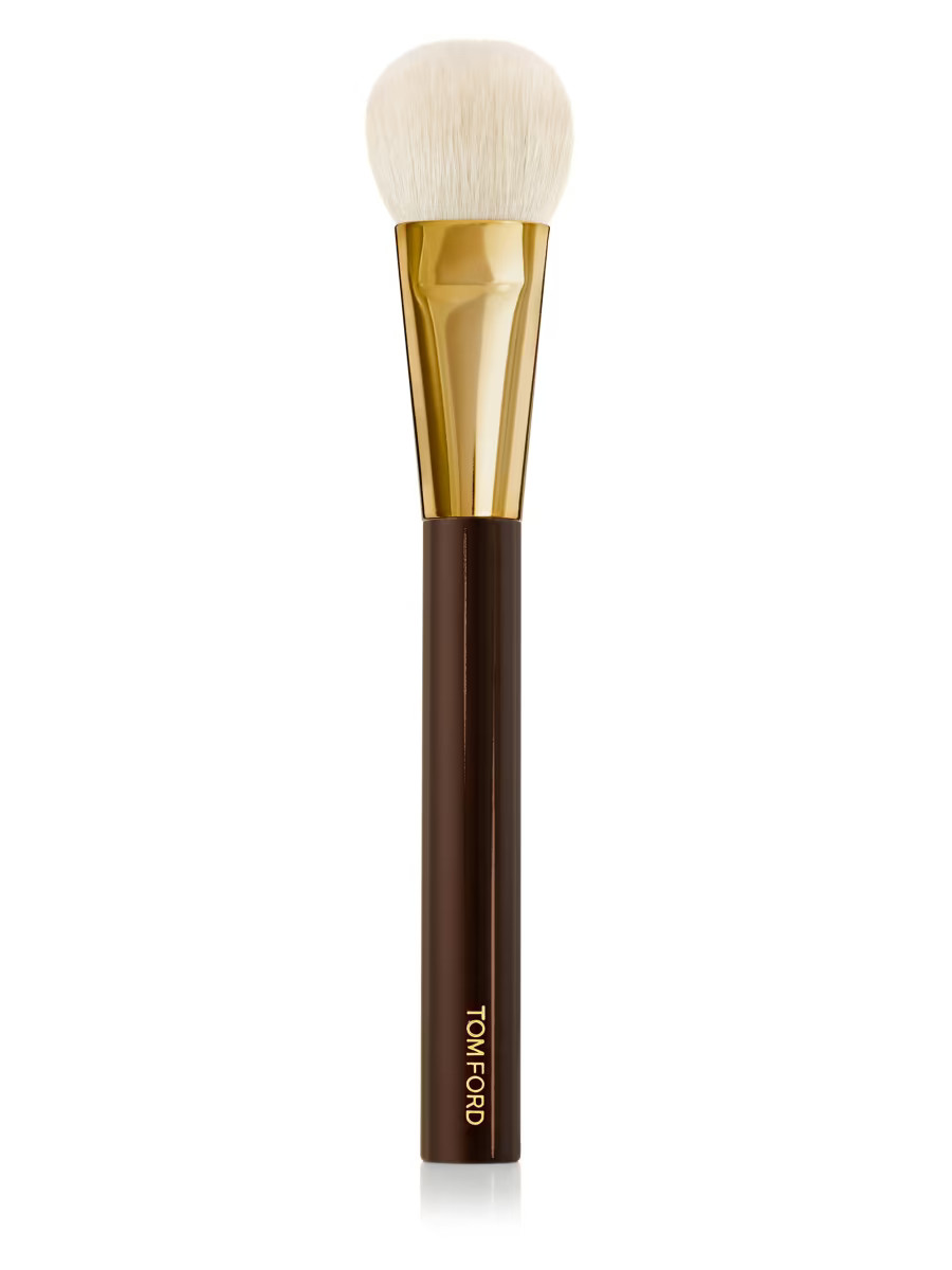 Cream Foundation Brush02 | Saks Fifth Avenue