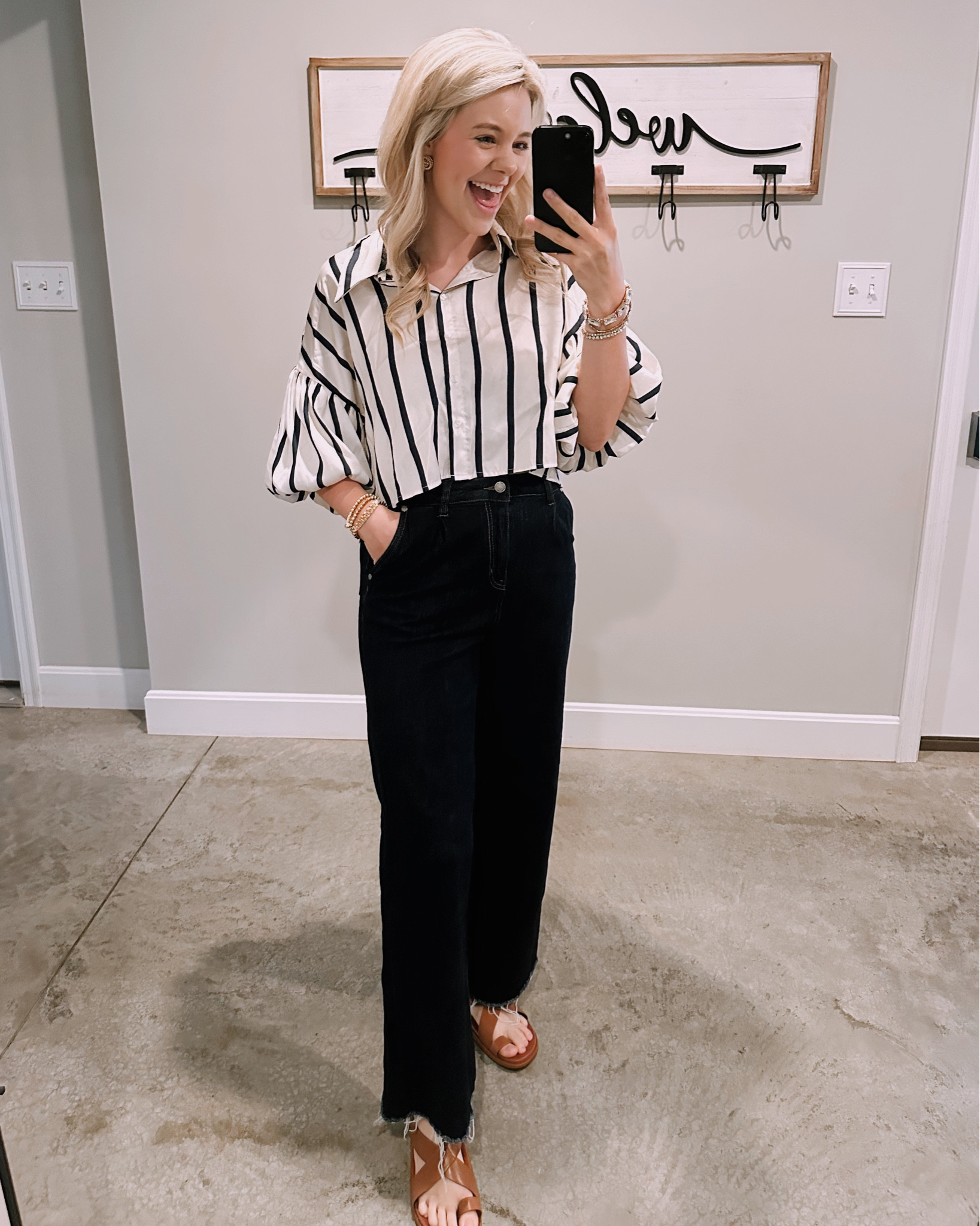 Loving the puff sleeves on this adorable top! 🤍

#LTKootd #LTKWorkwear #LTKmomlife