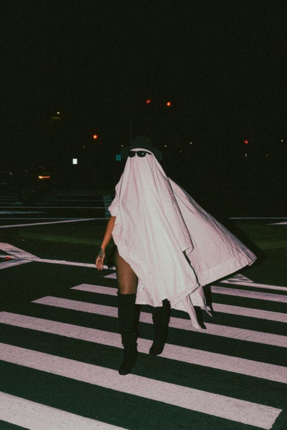 It’s giving Halloween Party chic. 👻🖤

#LTKSeasonal #LTKHalloween #LTKFindsUnder100