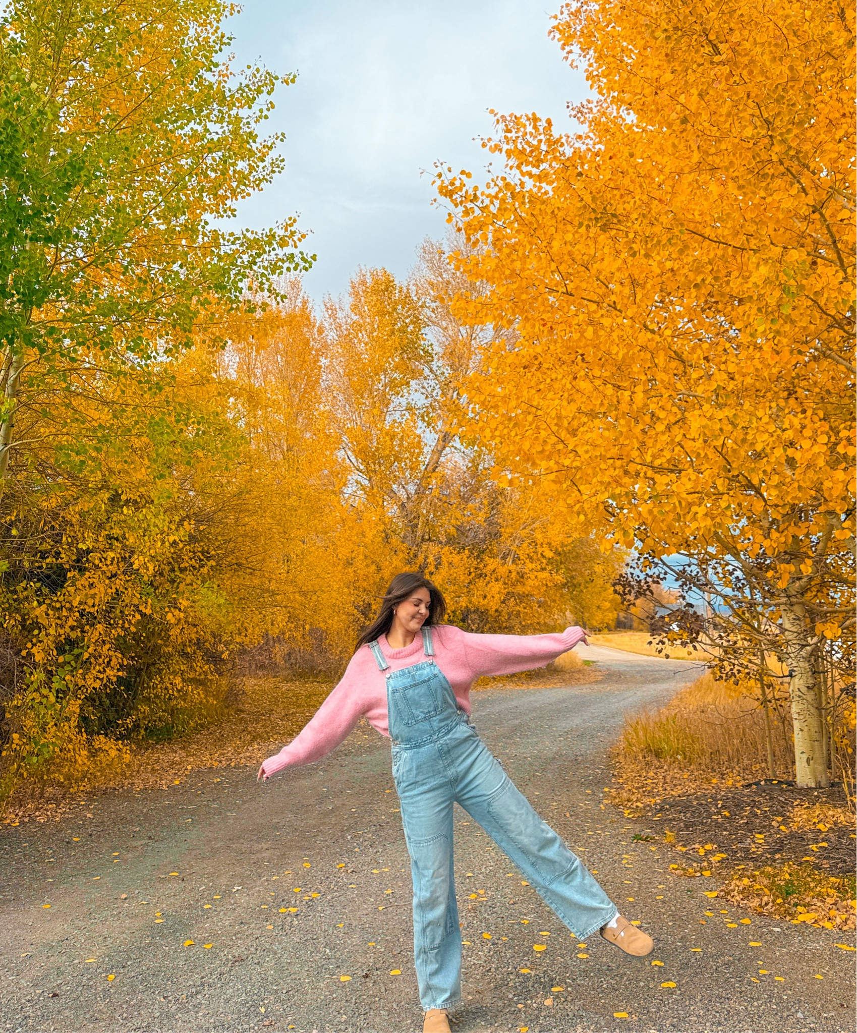 overalls ootd ! 💖🍂