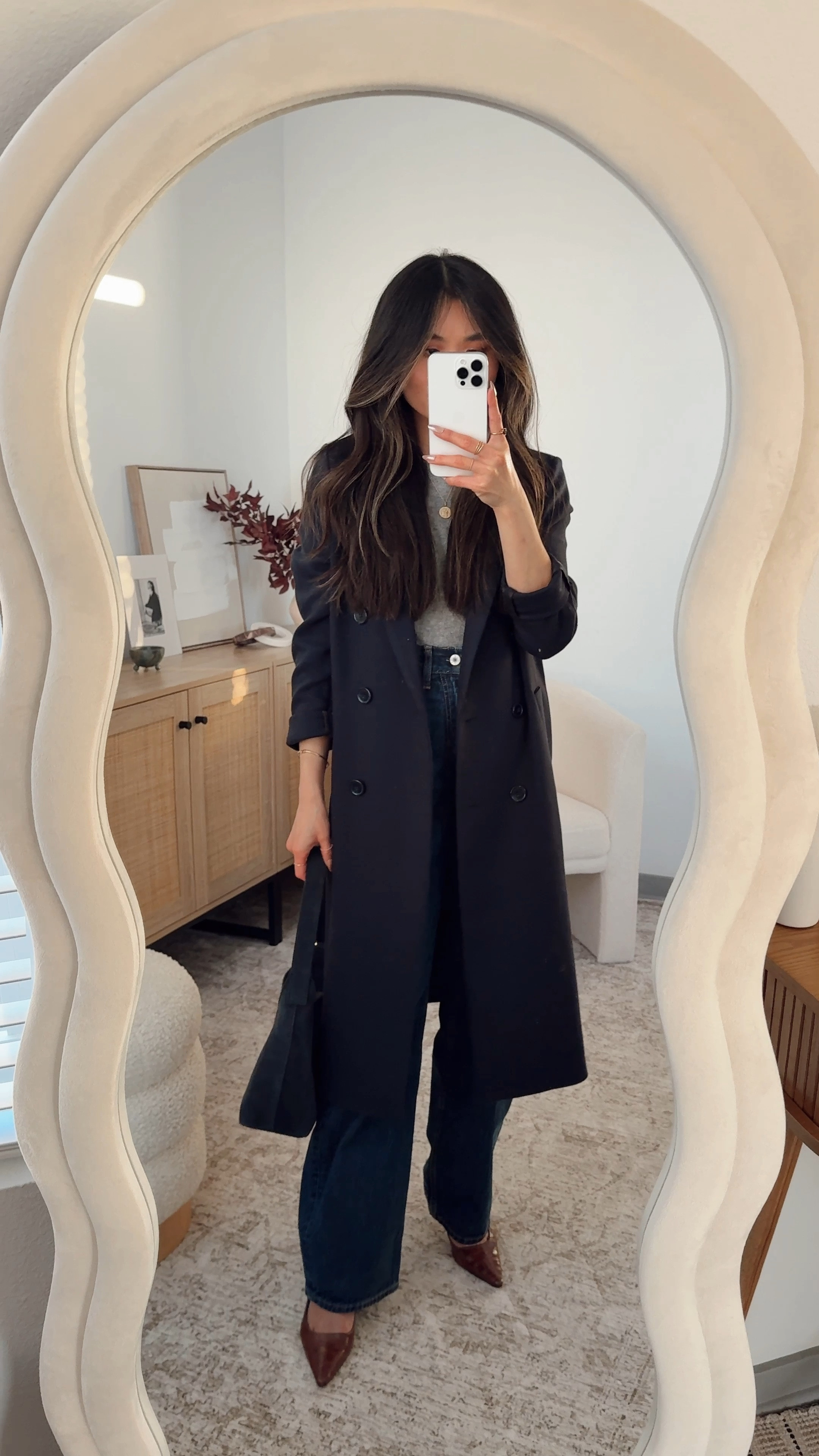 Dark rinse jeans work outfit with navy suede hobo bag

Coat is old, linked alternatives 

Jeans 23 reg

#LTKWorkwear #LTKGiftGuide #LTKWatchNow