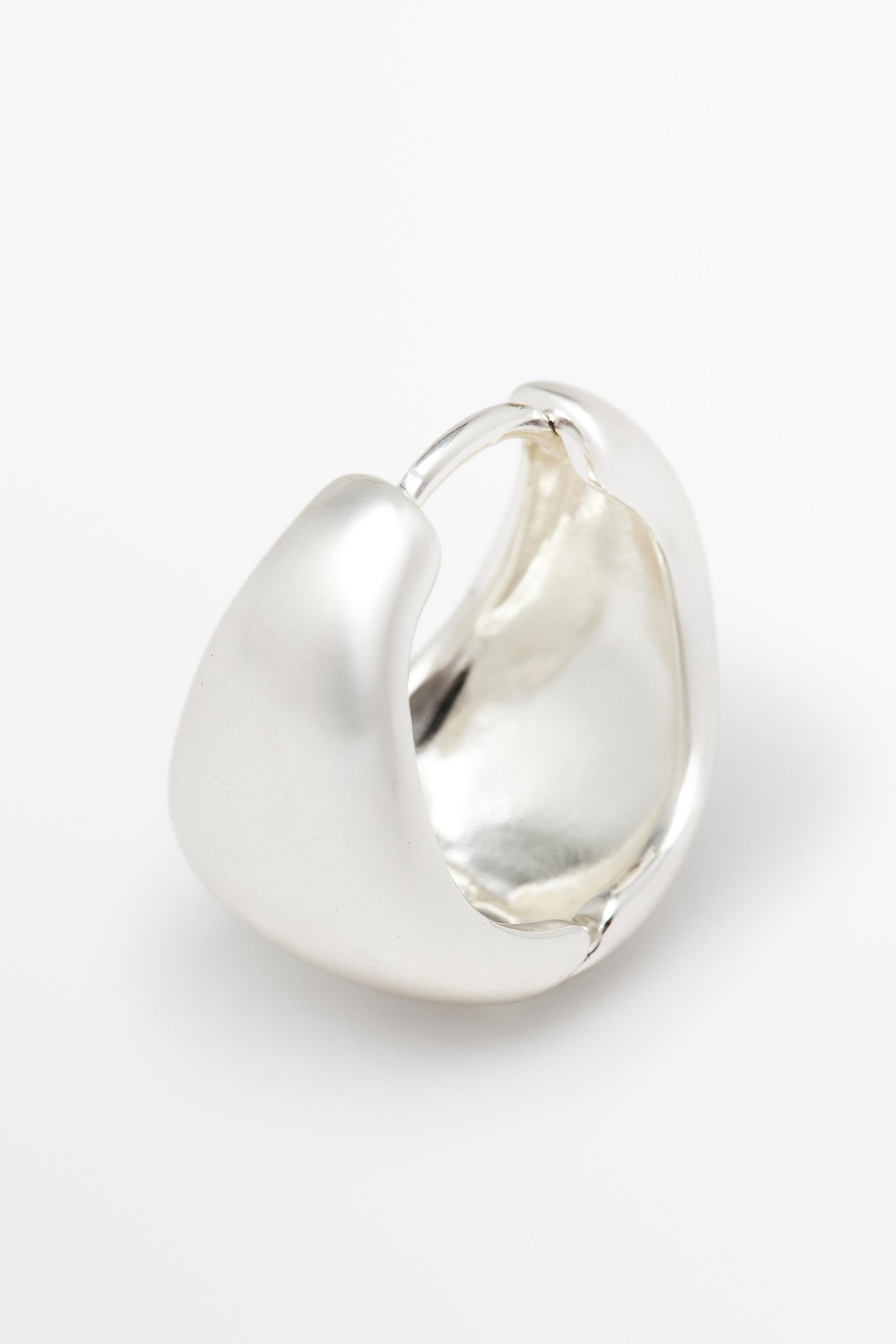 Voluminous earrings | Massimo Dutti UK