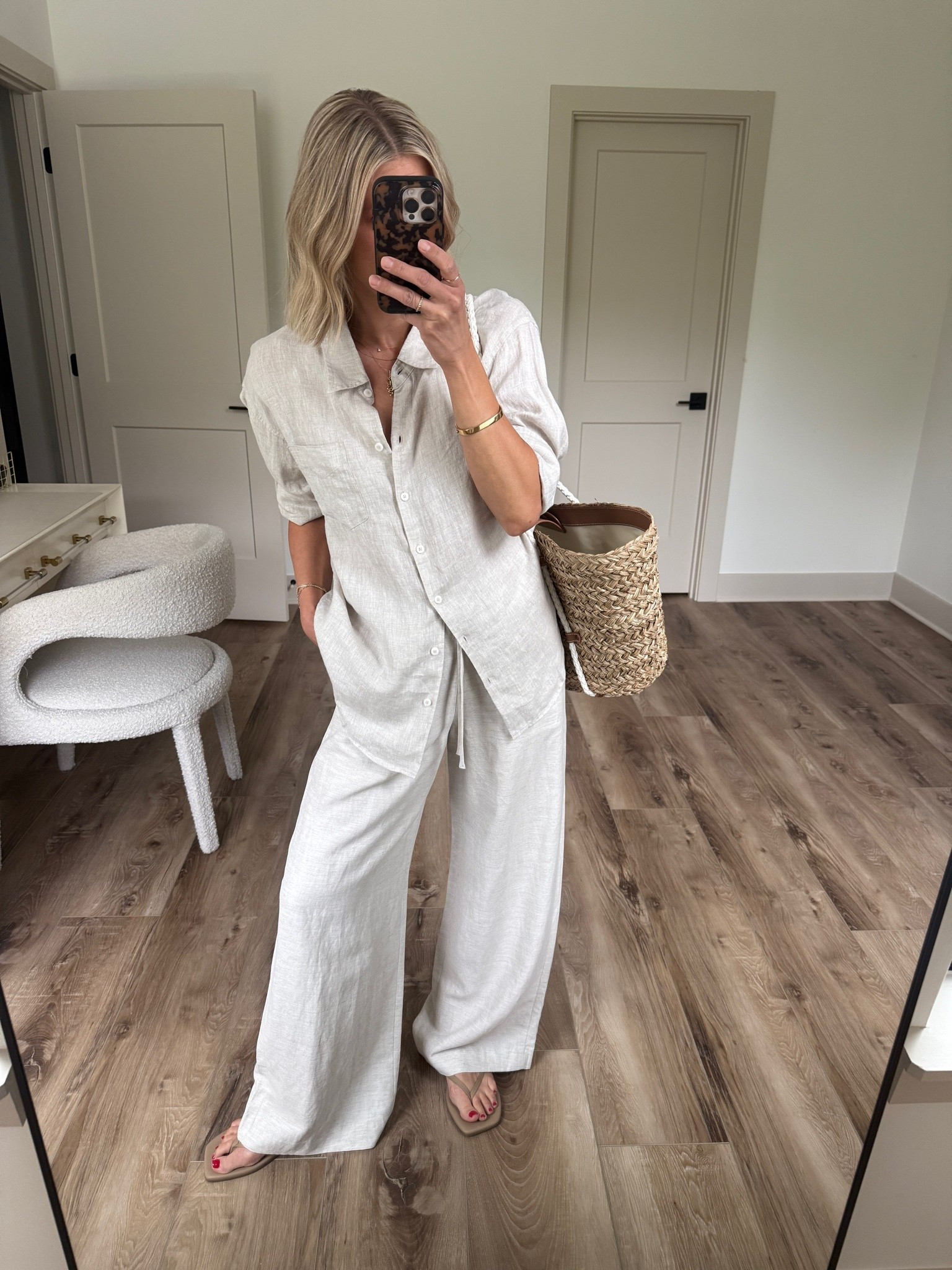 Wearing XS linen shirt, small/regular linen pants