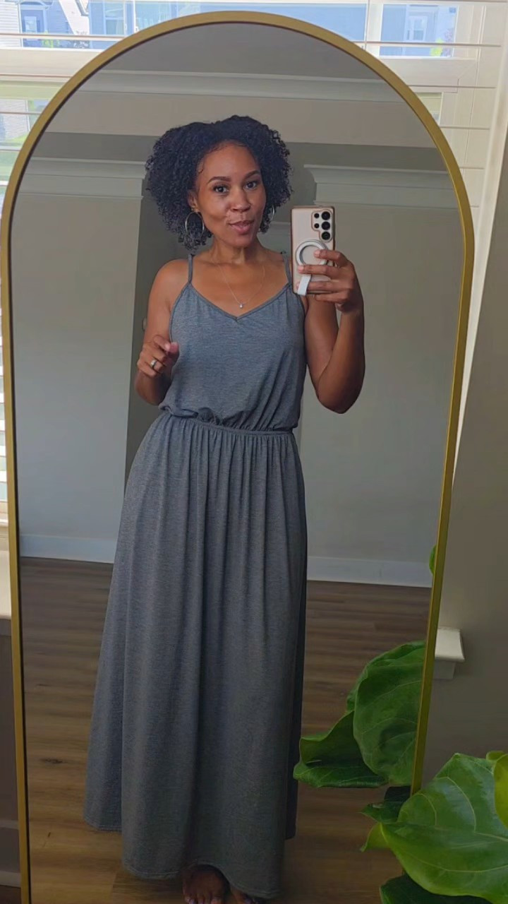 Comfy, flowy AND it has pockets?! 😍🙌🏾 The Halara Maxi Flowy Slip Dress is one of those easy throw-on-and-go dresses that still makes you look completely put together. Super comfortable with the perfect flow for summer. ☀️Wearing a size Medium 🤎#Halara #HalaraDress #MaxiDress #SummerStyle #ComfyStyle #OOTD

#LTKootd #LTKTall
