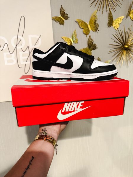 Nike dunks are the hottest shoe for the summer and would make a great Mother’s Day gift! 

Panda dunks 
Nike panda 
Sneakers
Mother’s Day gift idea 
Mother’s Day gift guide 
Gift idea 
Gifts for her 
Women’s shoes 
Shoes

#LTKstyletip #LTKGiftGuide #LTKshoecrush