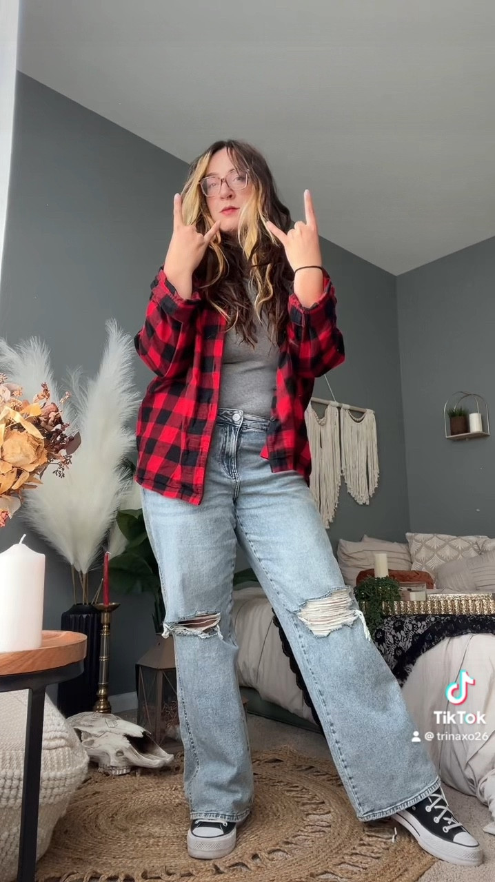 Outfit change from workout to running errands with the kiddos. I’m not quite alterative but also not quite goth. 

So maybe my style is #grungeaesthetic ?? I like rocker chick style. It’s what i typically lean towards. Im loving the baggy jeans though! This is a first for me! Ive always been a skinny ankle jeans kinda gal. 

What do we think? Wear it again? What should i add? 

#momoutfit #outfitinspo #grungegirl #rockerchick #flannelseason #jeansoutfit #momoutfitinspo #altmom #midsizefashion #midsizestyle #LTK #liketoknowit #midsize #findingmyself #selfcare 

#LTKShoeCrush #LTKVideo #LTKPlusSize