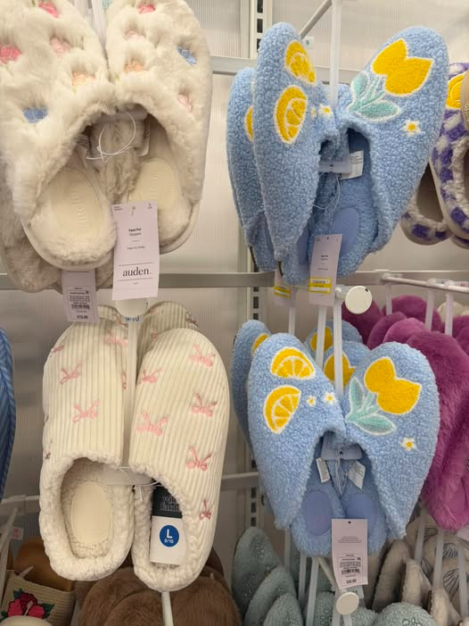 My favorite comfy Target slippers are 20% OFF today 🙌🤍
These are the kind you throw on once and never want to take off 😍 Perfect for slow mornings, coffee runs, and cozy nights at home ☁️✨

RUN before sizes disappear 👏
🔗👇

#TargetFinds #TargetStyle #TargetDeals #CozyFinds #Slippers #LTKHome #LTKSaleAlert #ComfyStyle #TargetLovers #HomeStyle 

 