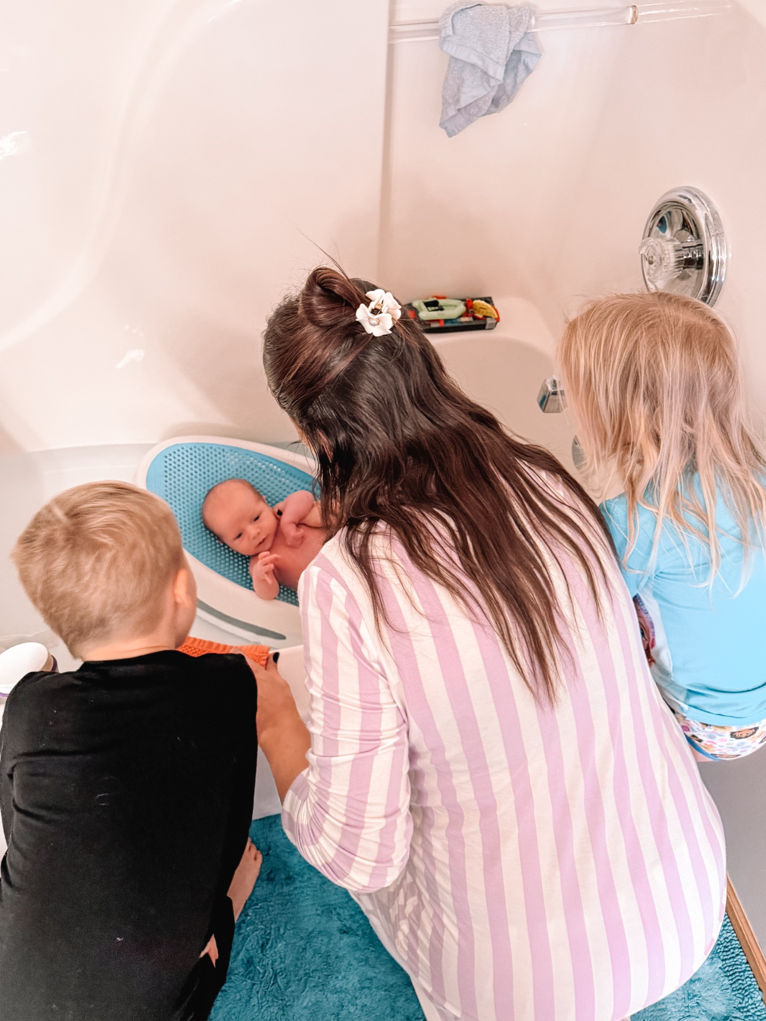 Baby bathtub that’s easy to clean. 

Baby bath 
Newborn must have 
Newborn favorite 
Baby registry 

#LTKHome #LTKBump #LTKBaby